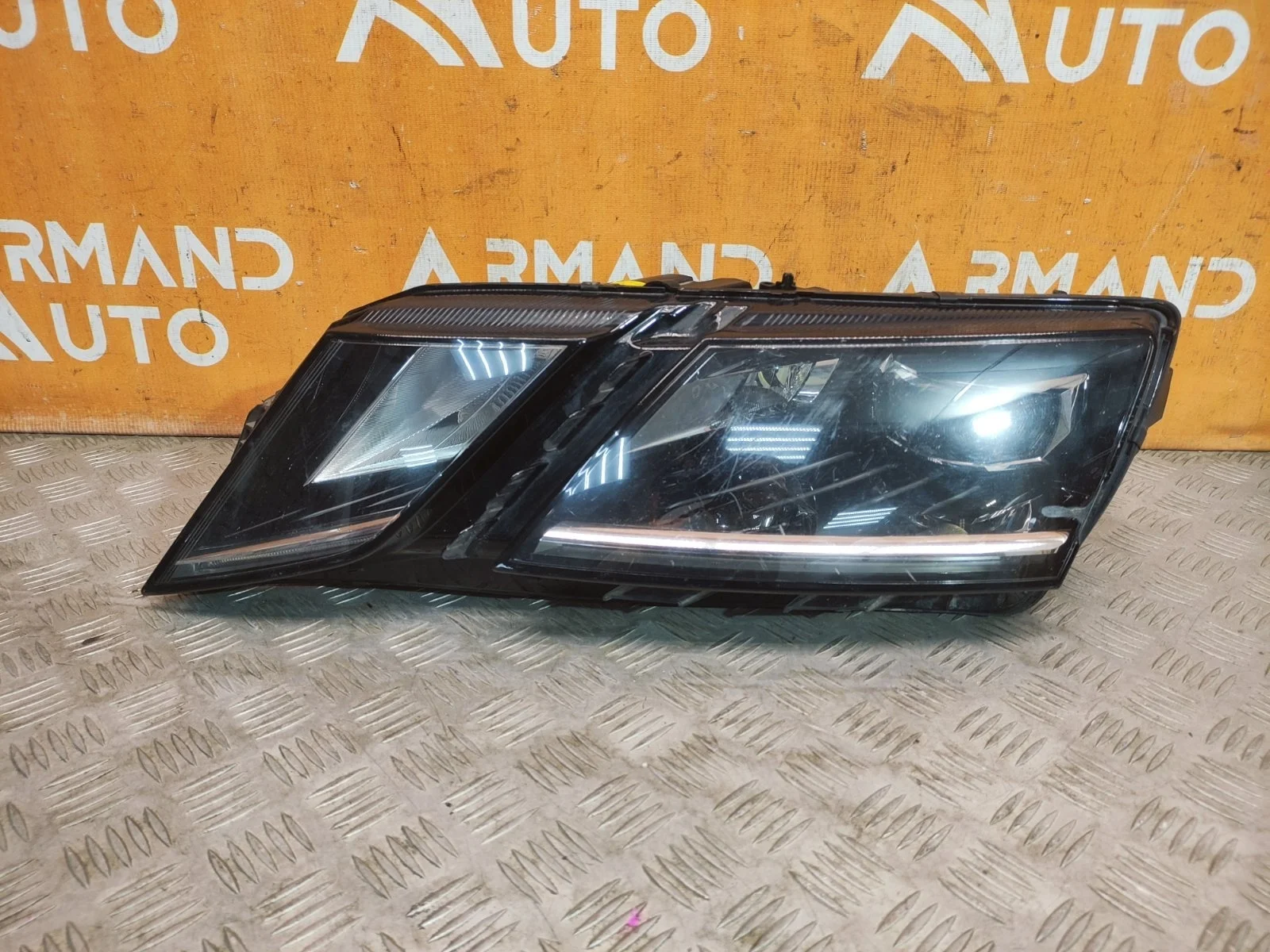 Фара Skoda Octavia 2017-2020 3 A7 (5E)