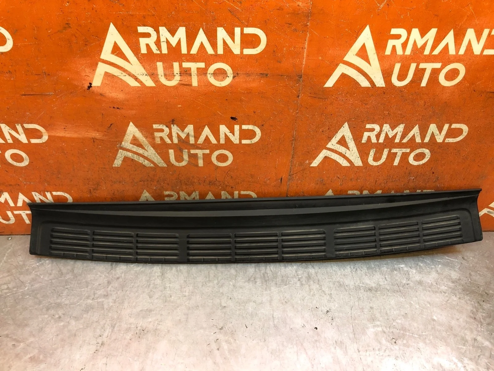 Накладка бампера верхняя Toyota Land Cruiser 2007-2021