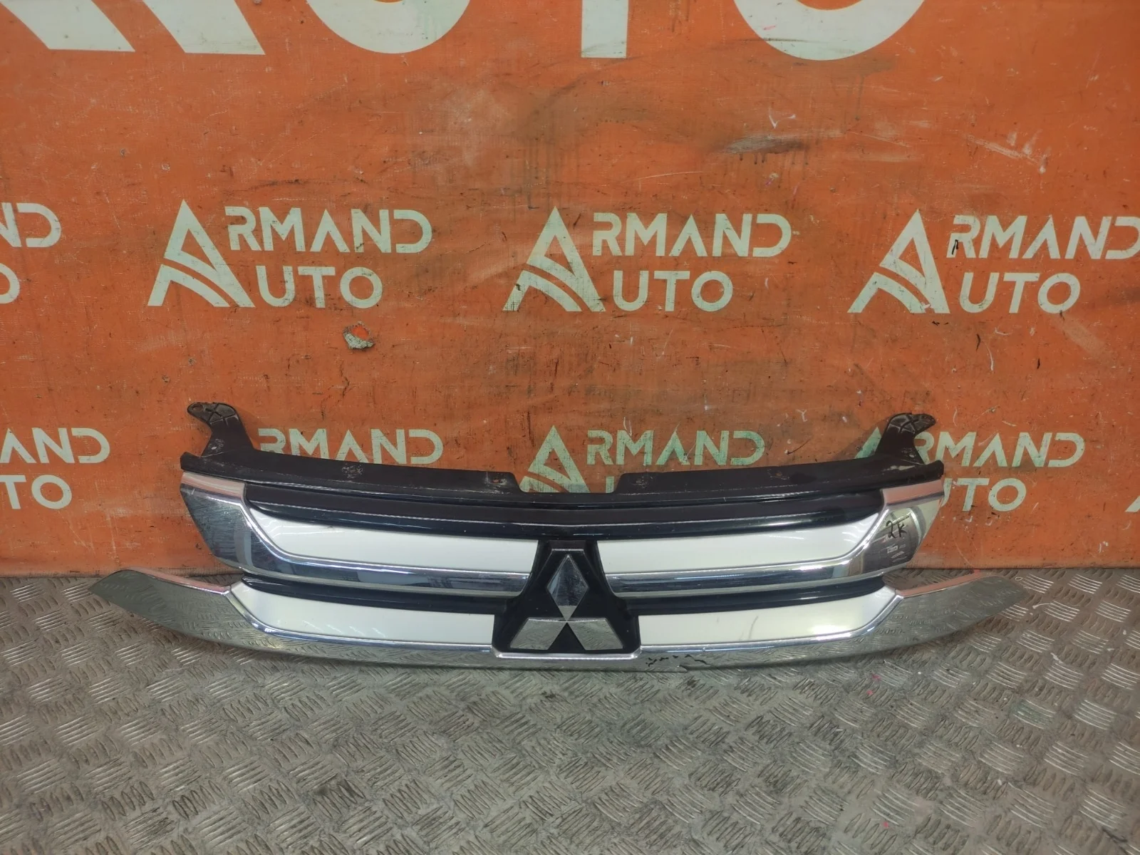 Решетка радиатора Mitsubishi Outlander 2015-2018 3