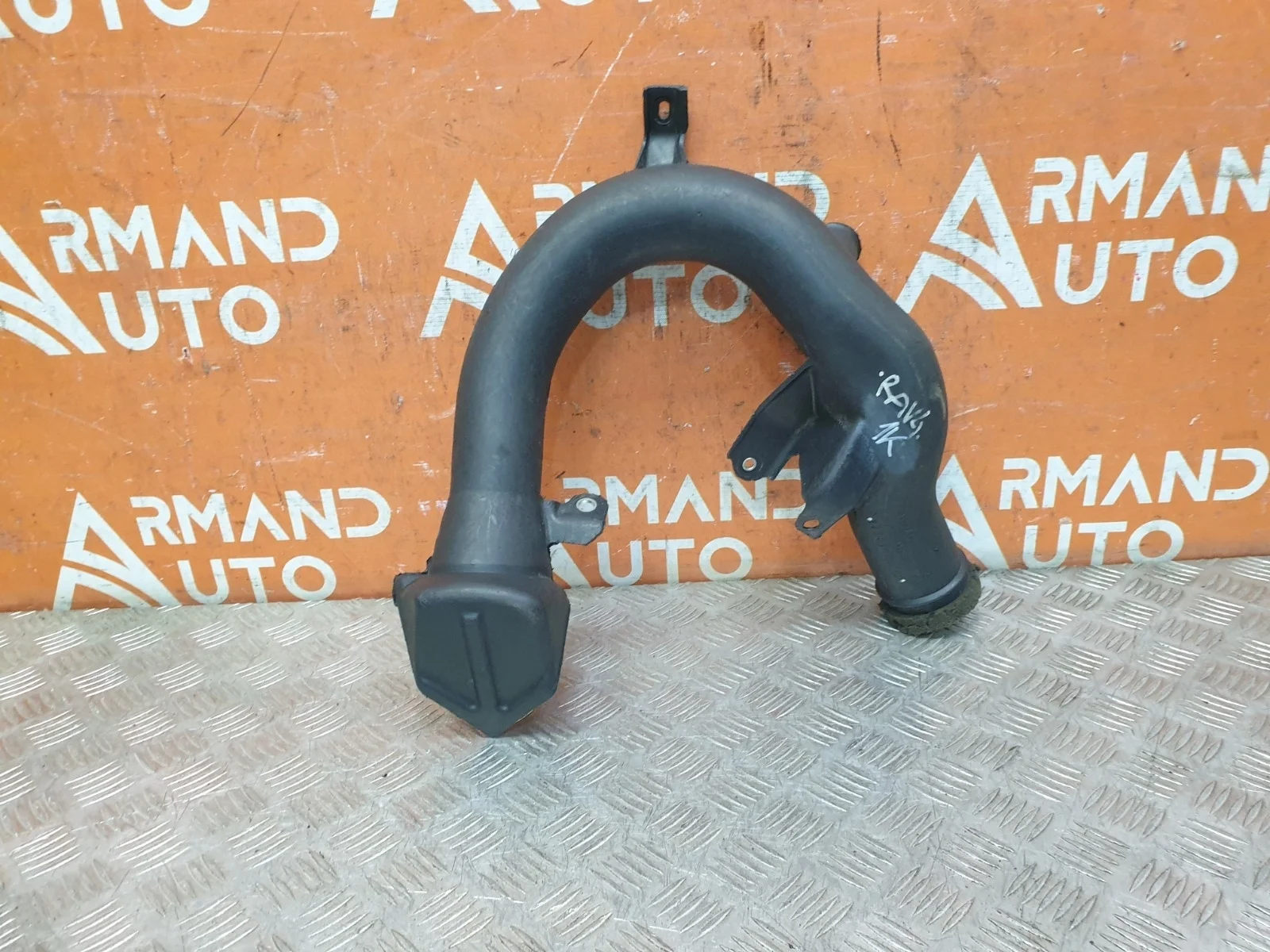 Патрубок воздушного фильтра Toyota RAV4 2012-2019 CA40