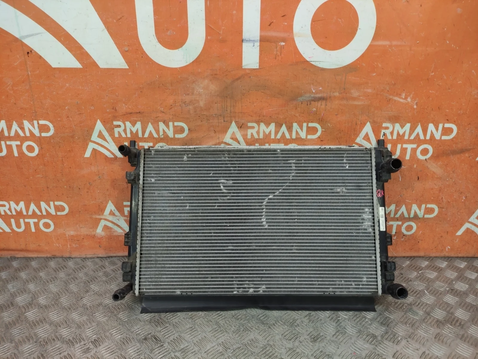 Радиатор двигателя (двс) Skoda Karoq 2017-нв