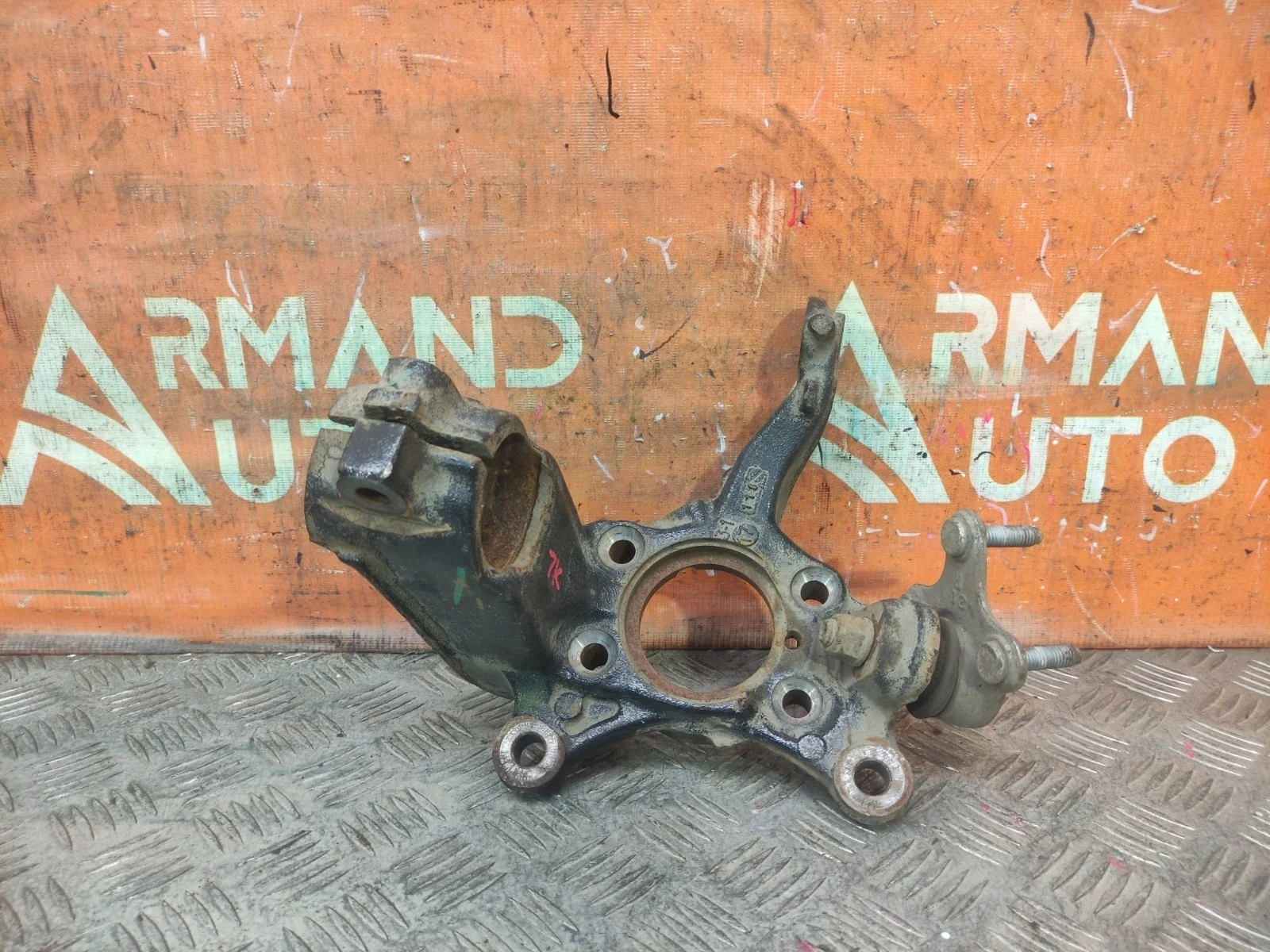 Кулак поворотный Volkswagen Golf 2003-2009 5