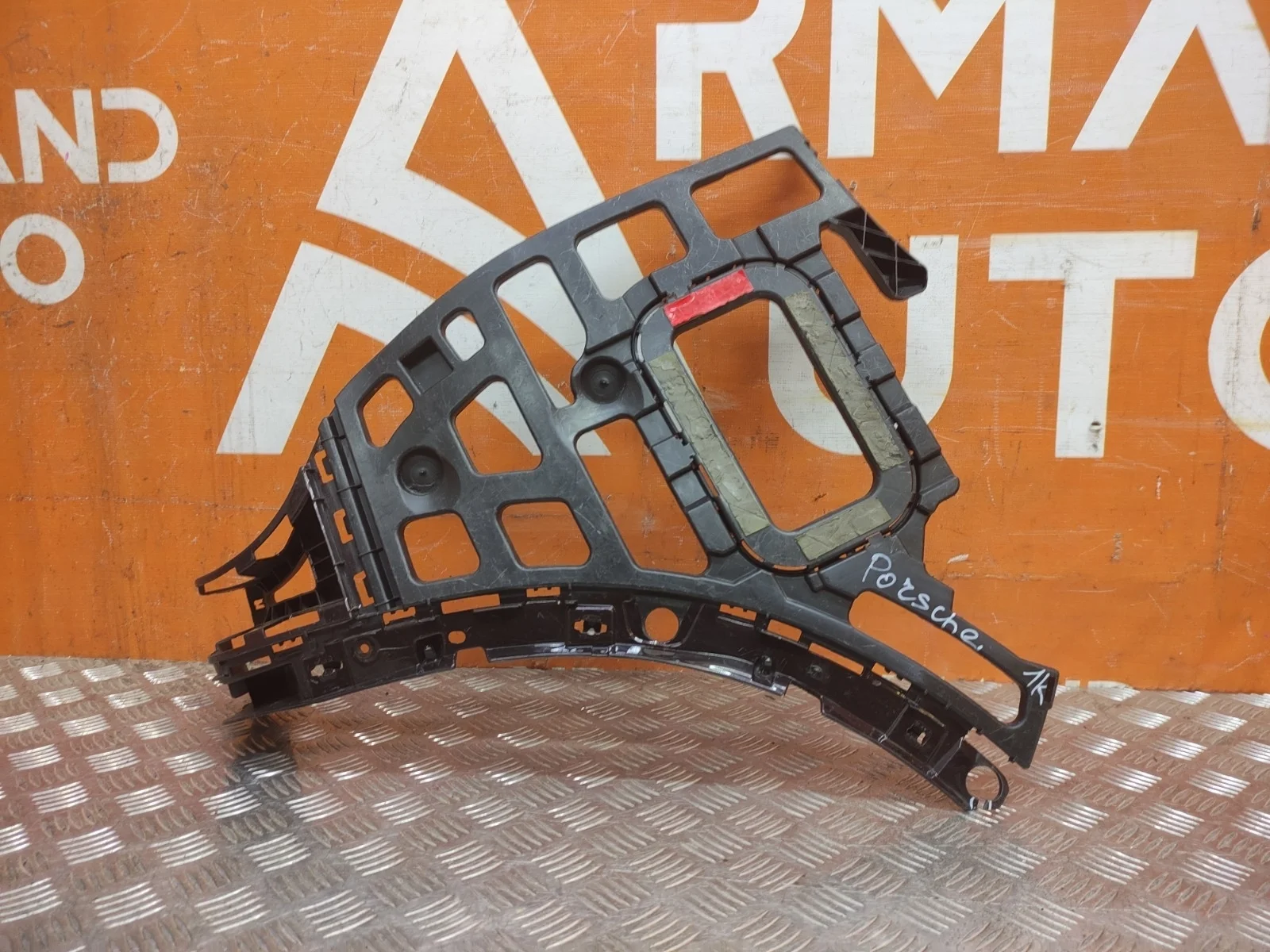 Кронштейн бампера Porsche Cayenne 2010-2014 958