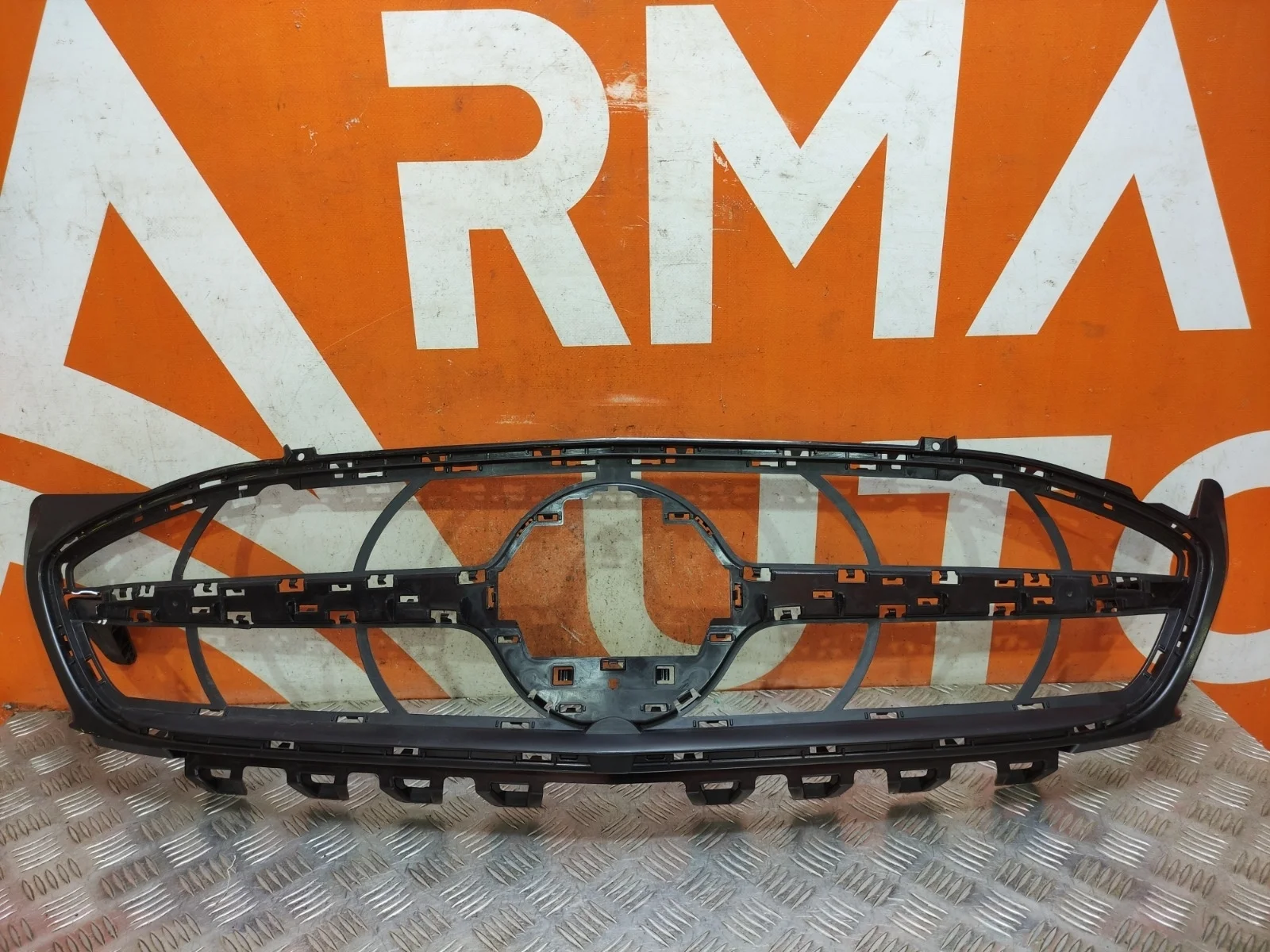 Решетка радиатора Mercedes CLA-Class 2019-нв C118