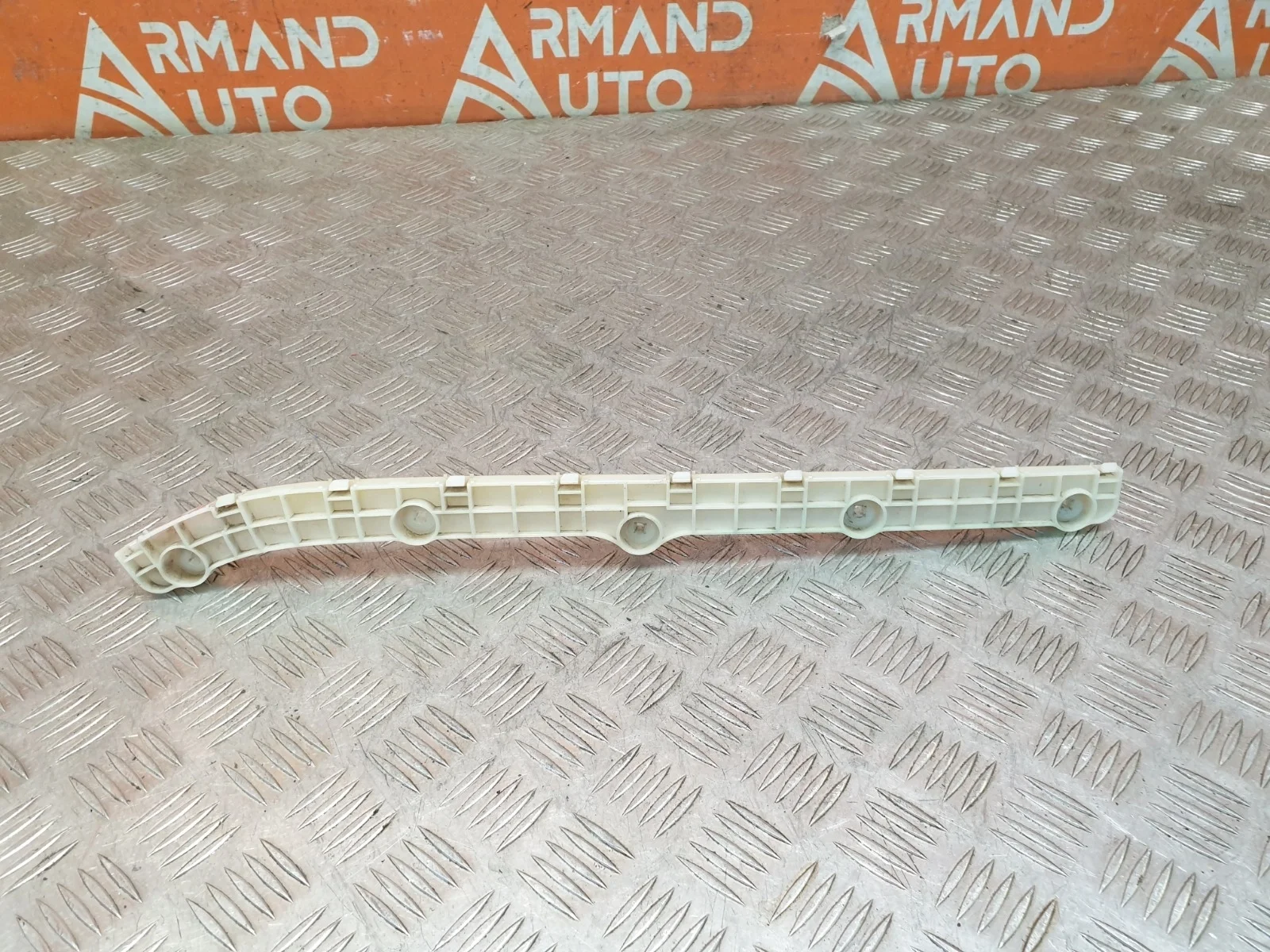 Кронштейн бампера Mitsubishi Pajero Sport 2008-2016