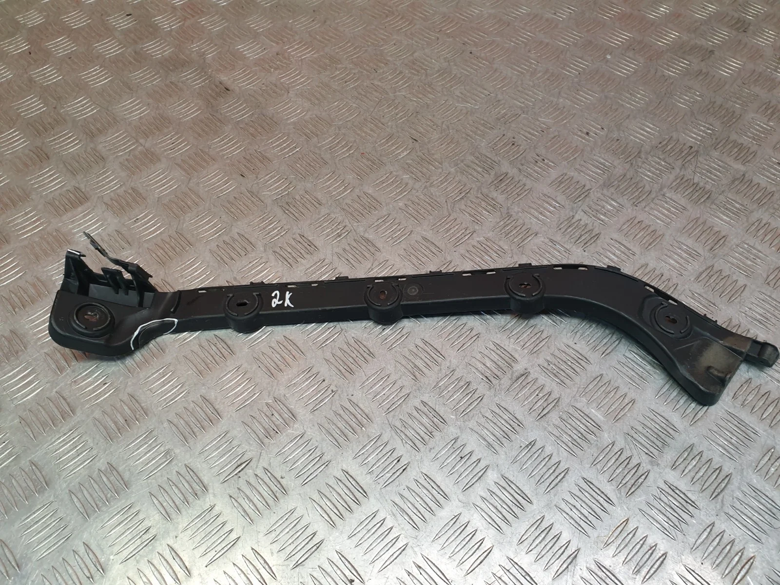 Кронштейн бампера Skoda Octavia 2013-2017 A7 (5E)