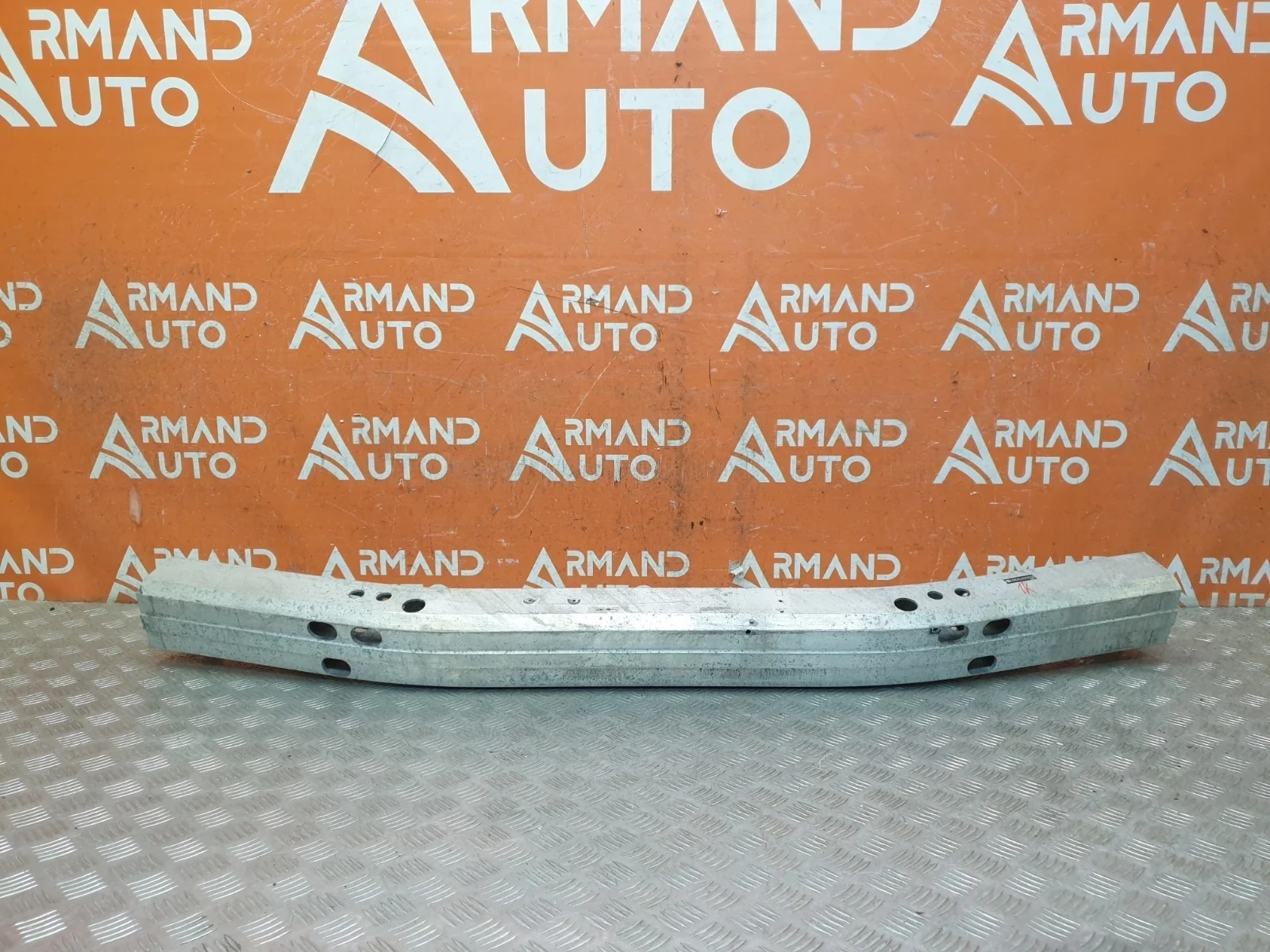 Усилитель бампера Toyota Land Cruiser 2007-2021