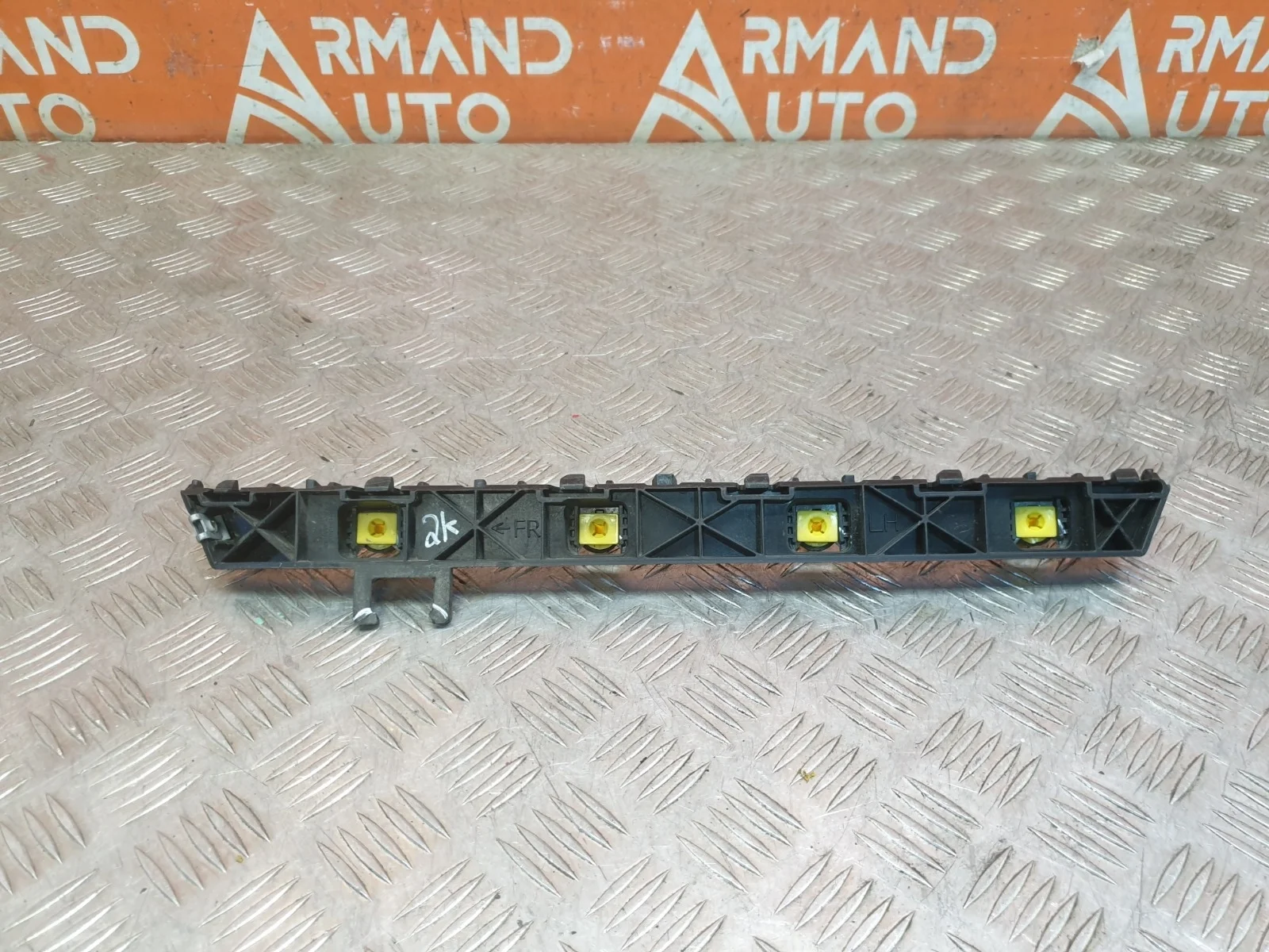 Кронштейн бампера Hyundai Solaris 2017-нв