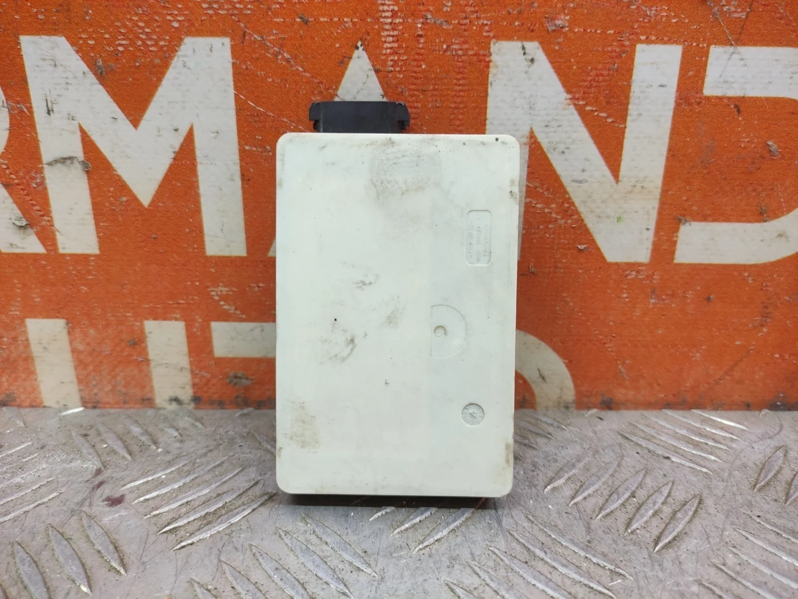 Датчик мертвых зон Mercedes -Class 2016-нв W213