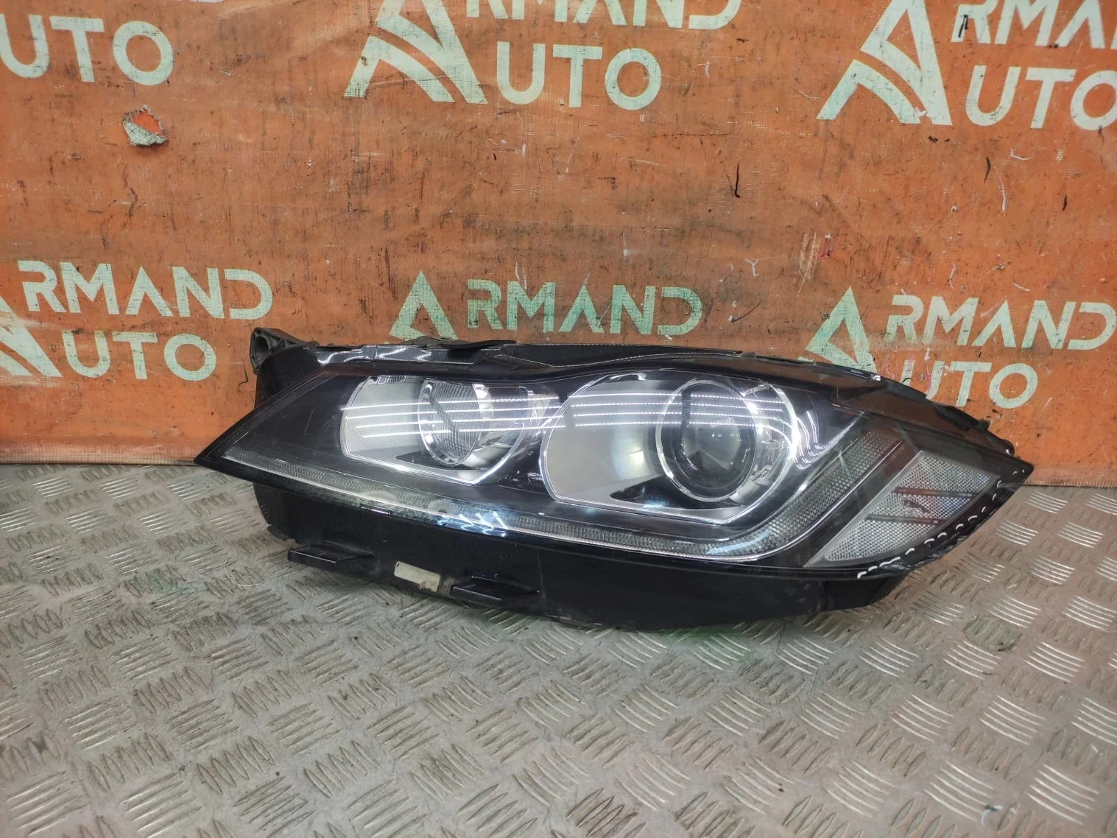 Фара Jaguar F-PACE 2016-нв