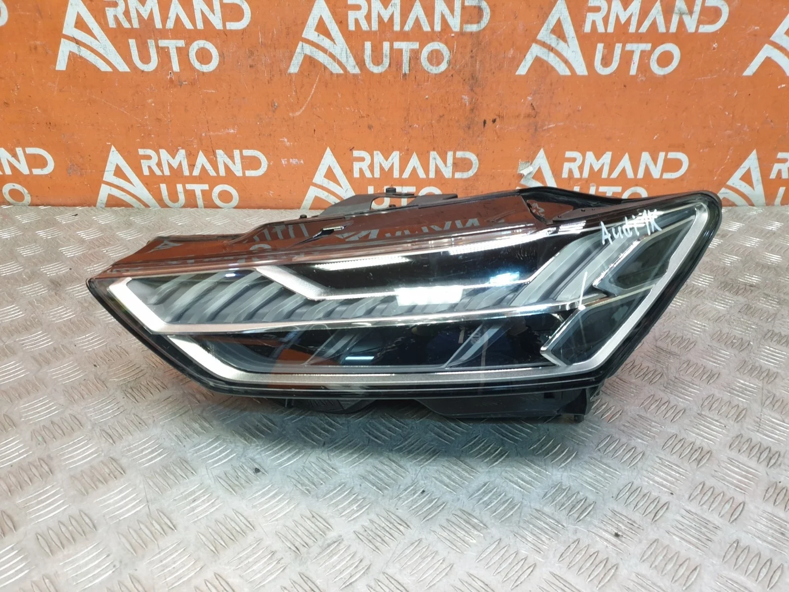 Фара Audi A7 2018-нв 4K8