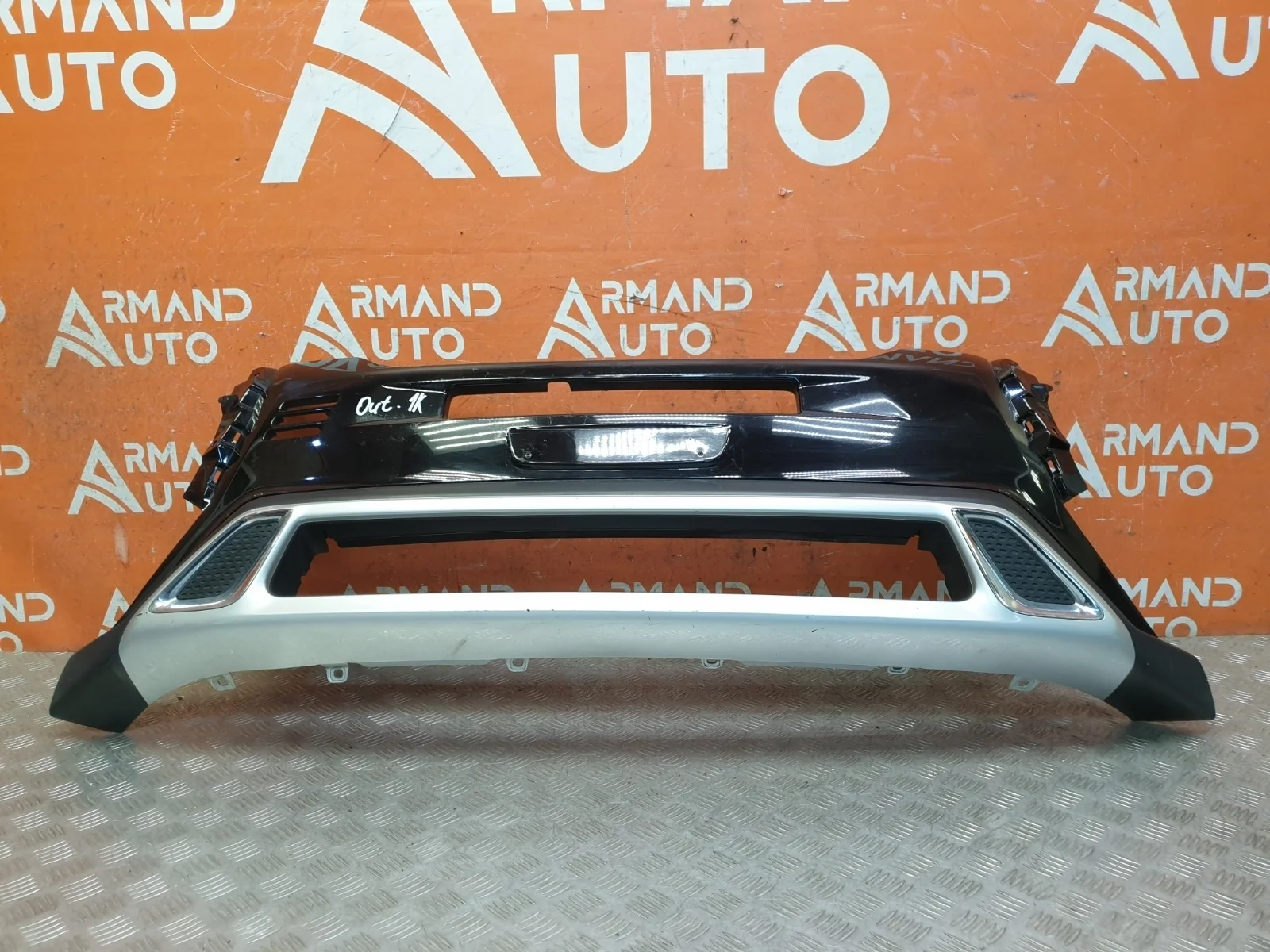 Накладка бампера верхняя Mitsubishi Outlander 2018-нв 3