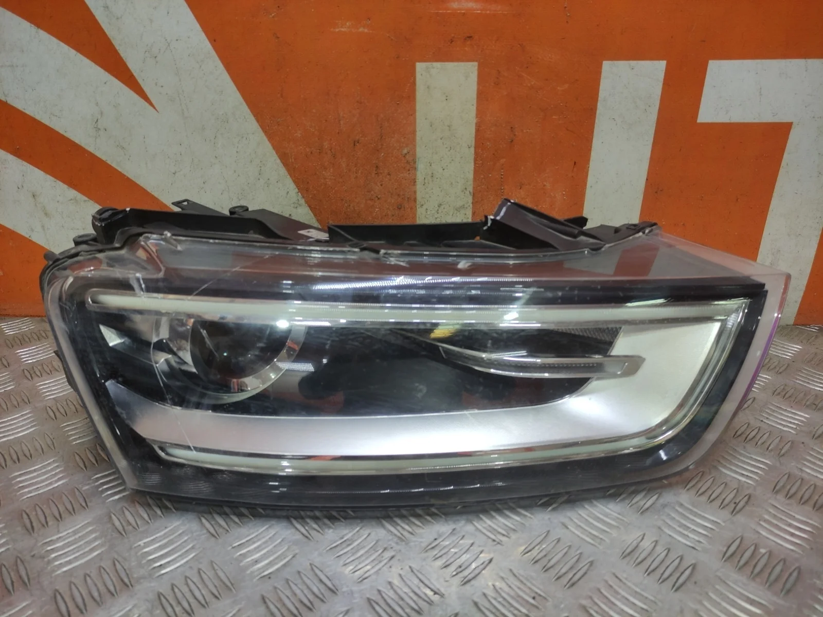 Фара Audi Q3 2011-2014 8U