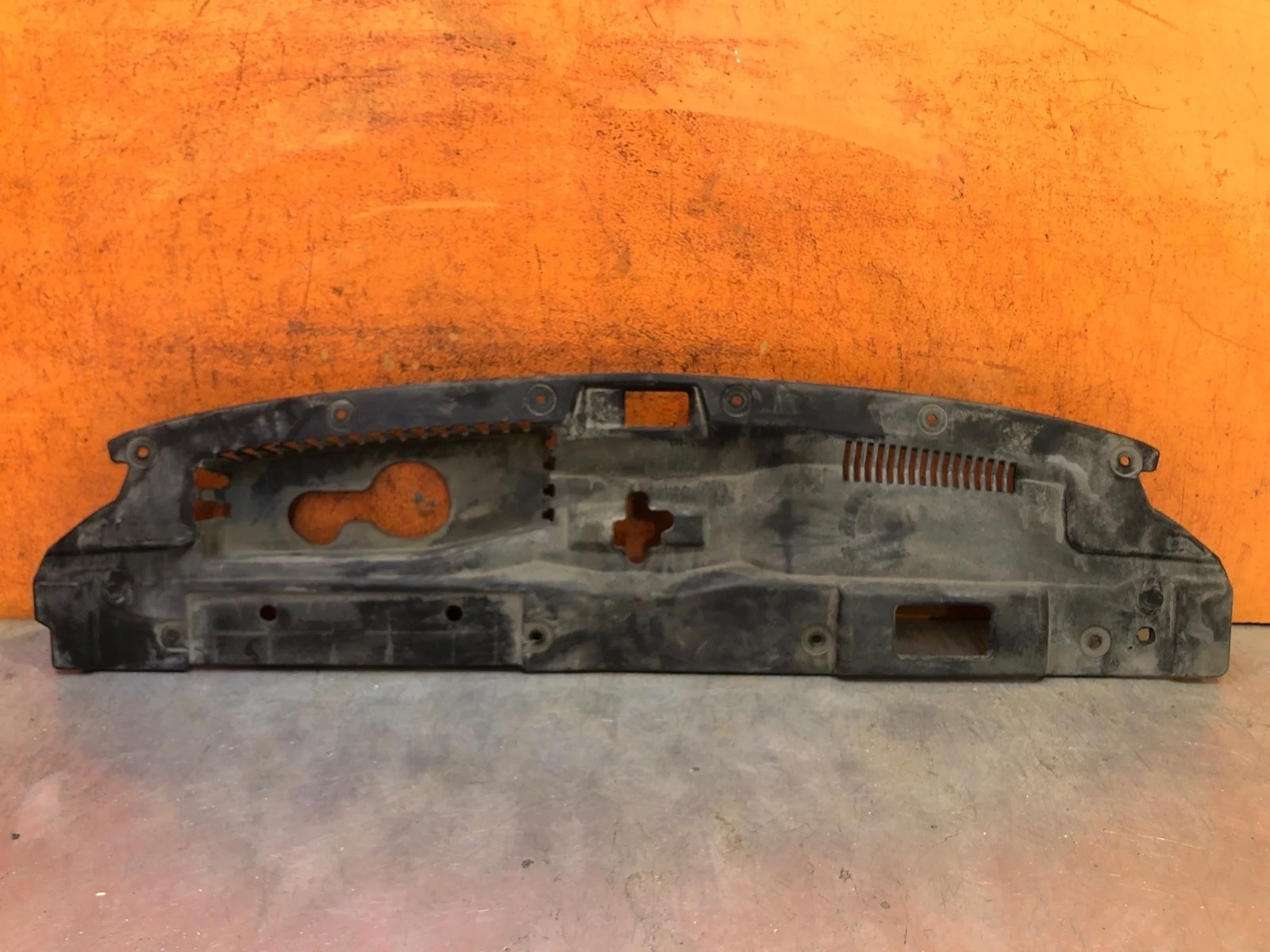 Кожух замка капота Mitsubishi Outlander 2012-нв 3