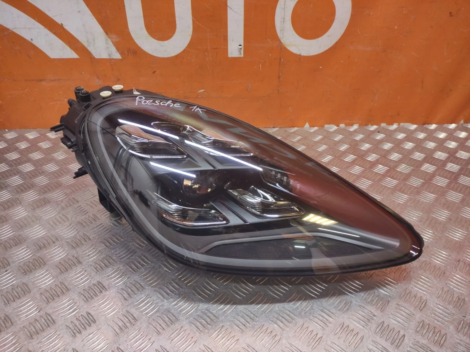 Фара Porsche Cayenne 2017-нв 3 PO536