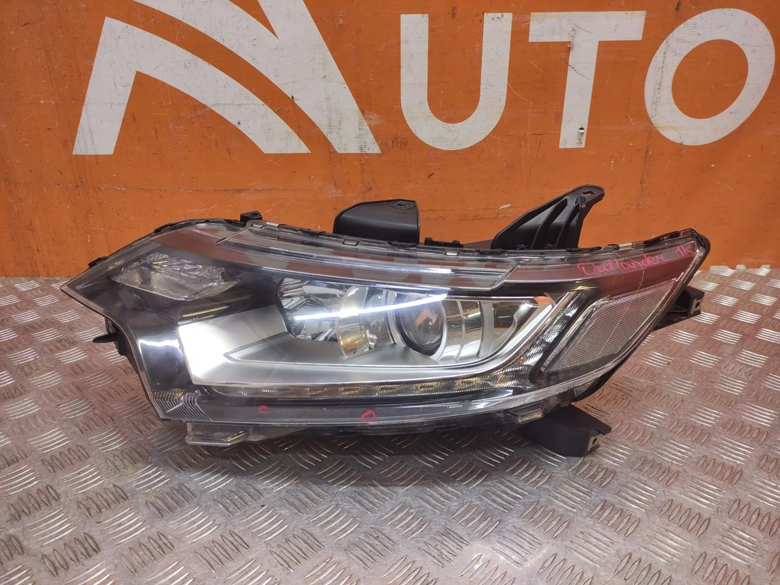 Фара Mitsubishi Outlander 2015-нв 3