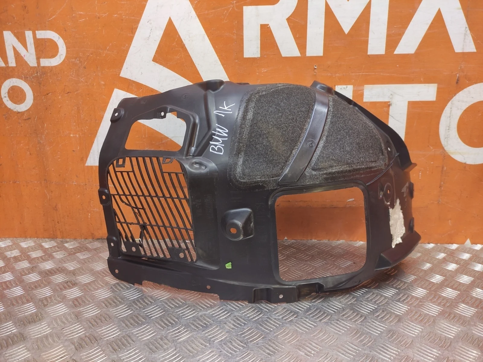 Подкрылок BMW 5 series 2016-нв G30 G31