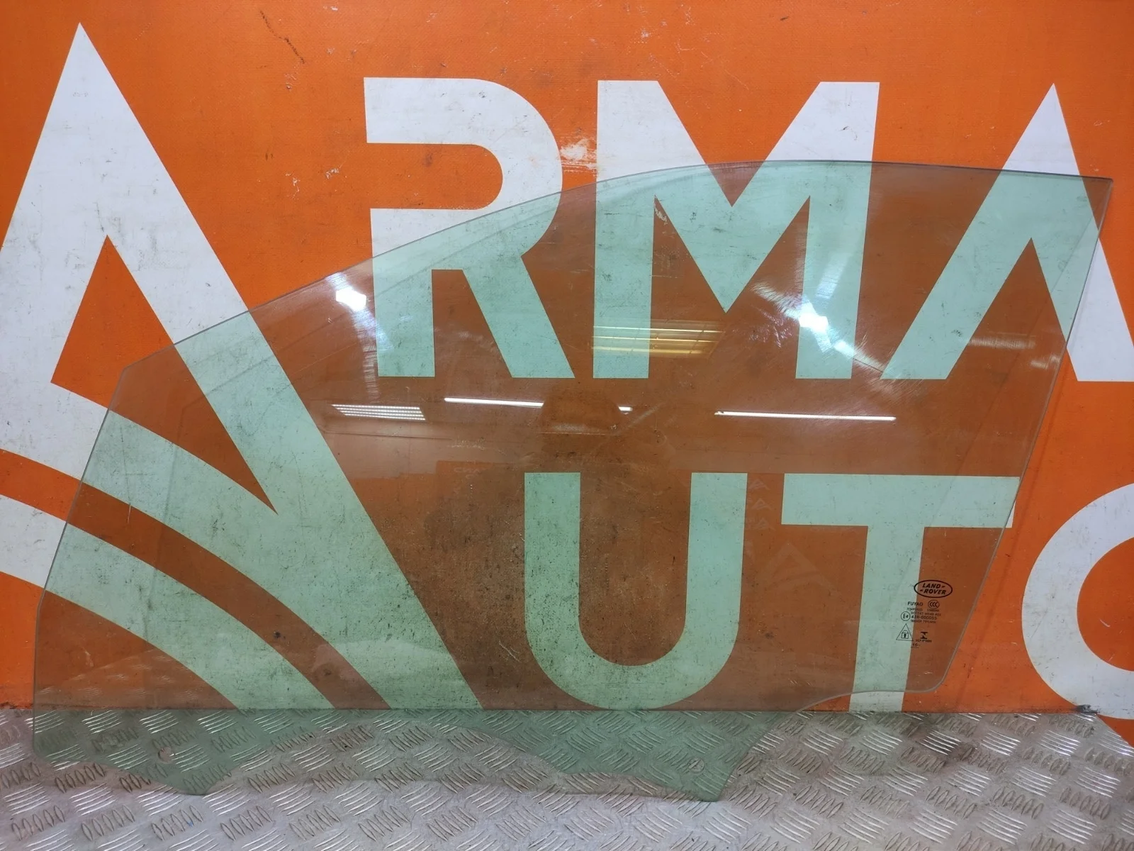 Стекло двери Land Rover Discovery Sport 2014-нв L550