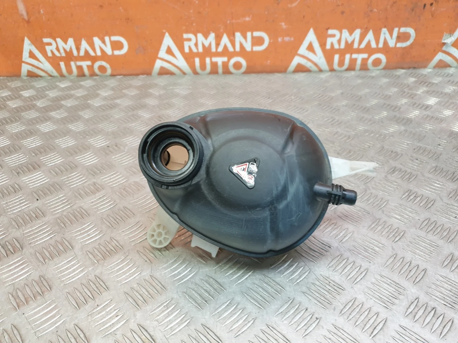 Бачок расширительный Mercedes -Class 2014-2021 W205