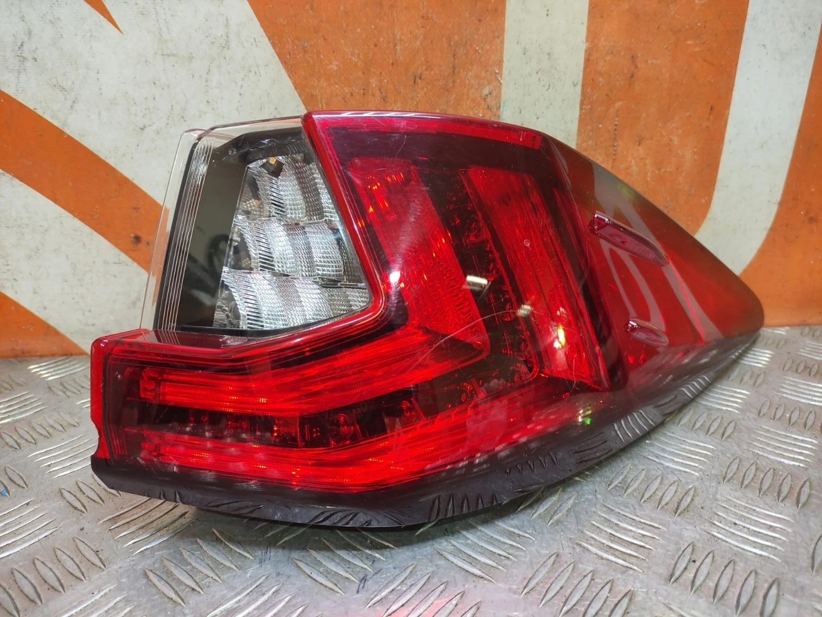 Фонарь внешний LEXUS RX 2015-2019 4