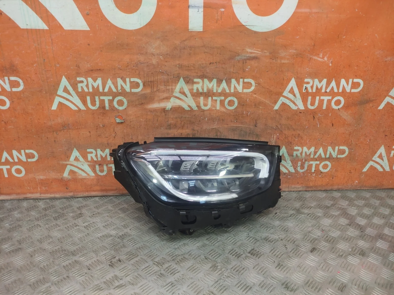 Фара Mercedes GLC-Class 2019-нв X253