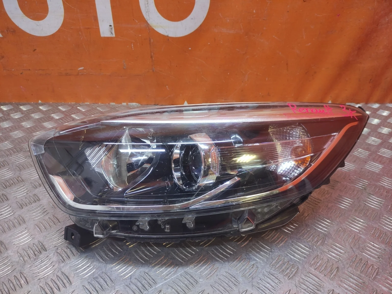 Фара RENAULT Kaptur 2016-2020
