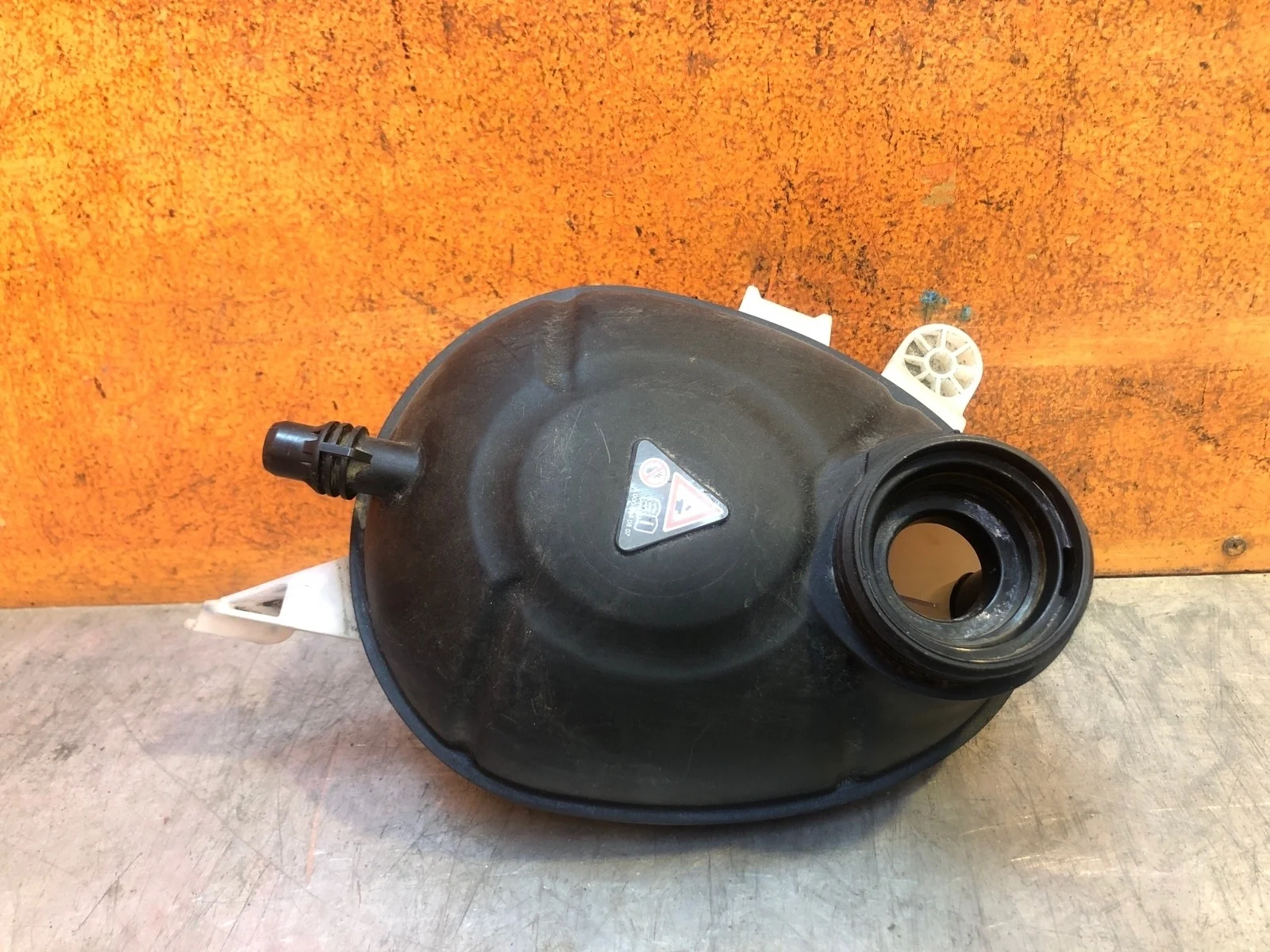 Бачок расширительный Mercedes -Class 2014-2021 W205