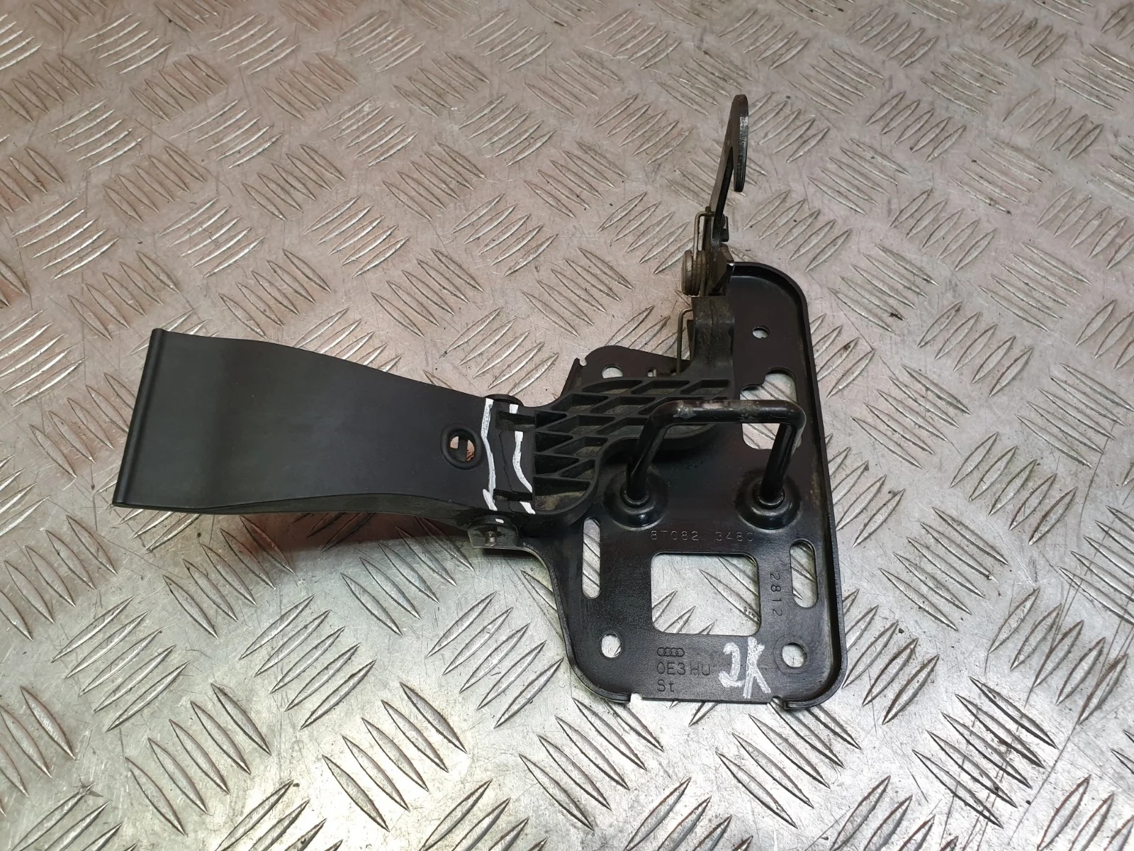 Замок капота Audi A4 2007-2015 B8