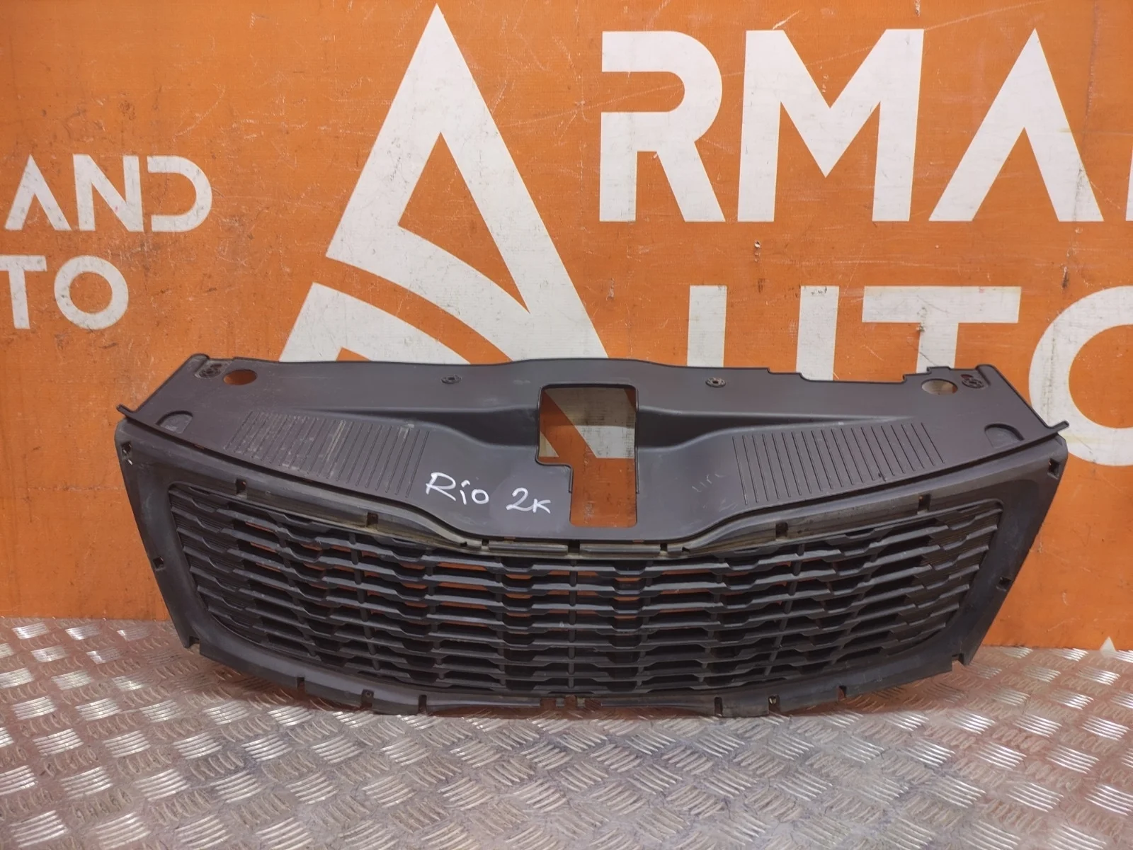 Решетка радиатора Kia Rio 2011-2015 3 QB