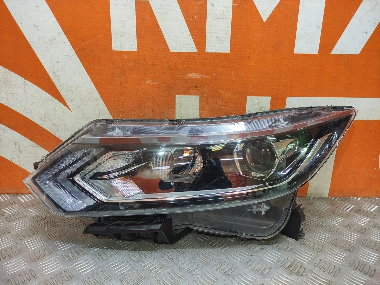 Фара Nissan QASHQAI 2017-2022 j11