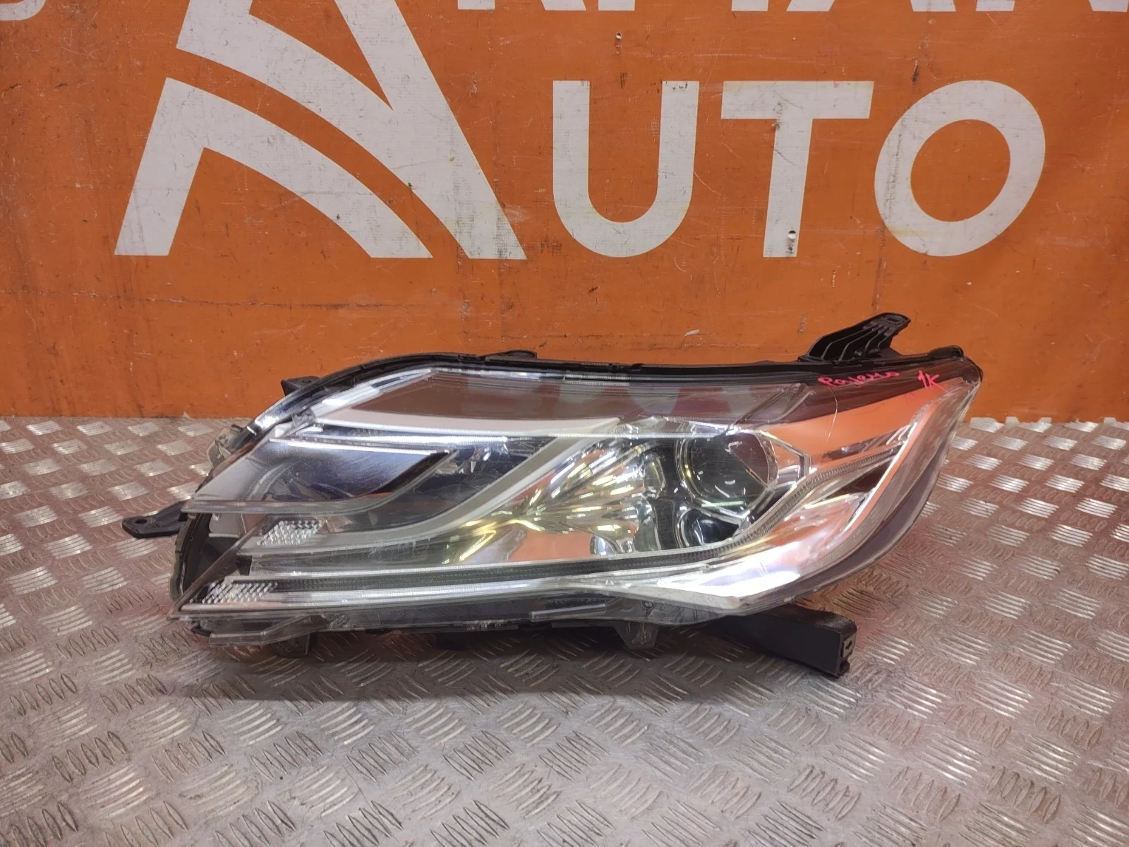 Фара Mitsubishi Pajero Sport 2015-2021 3