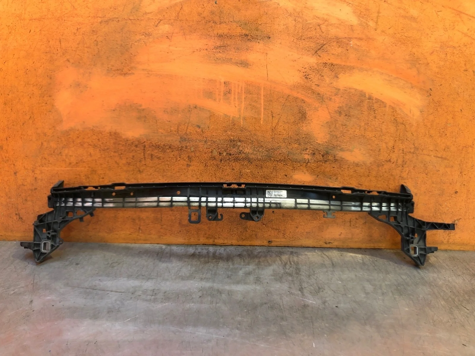 Кронштейн радиатора верхний Mercedes -Class 2016-нв W213