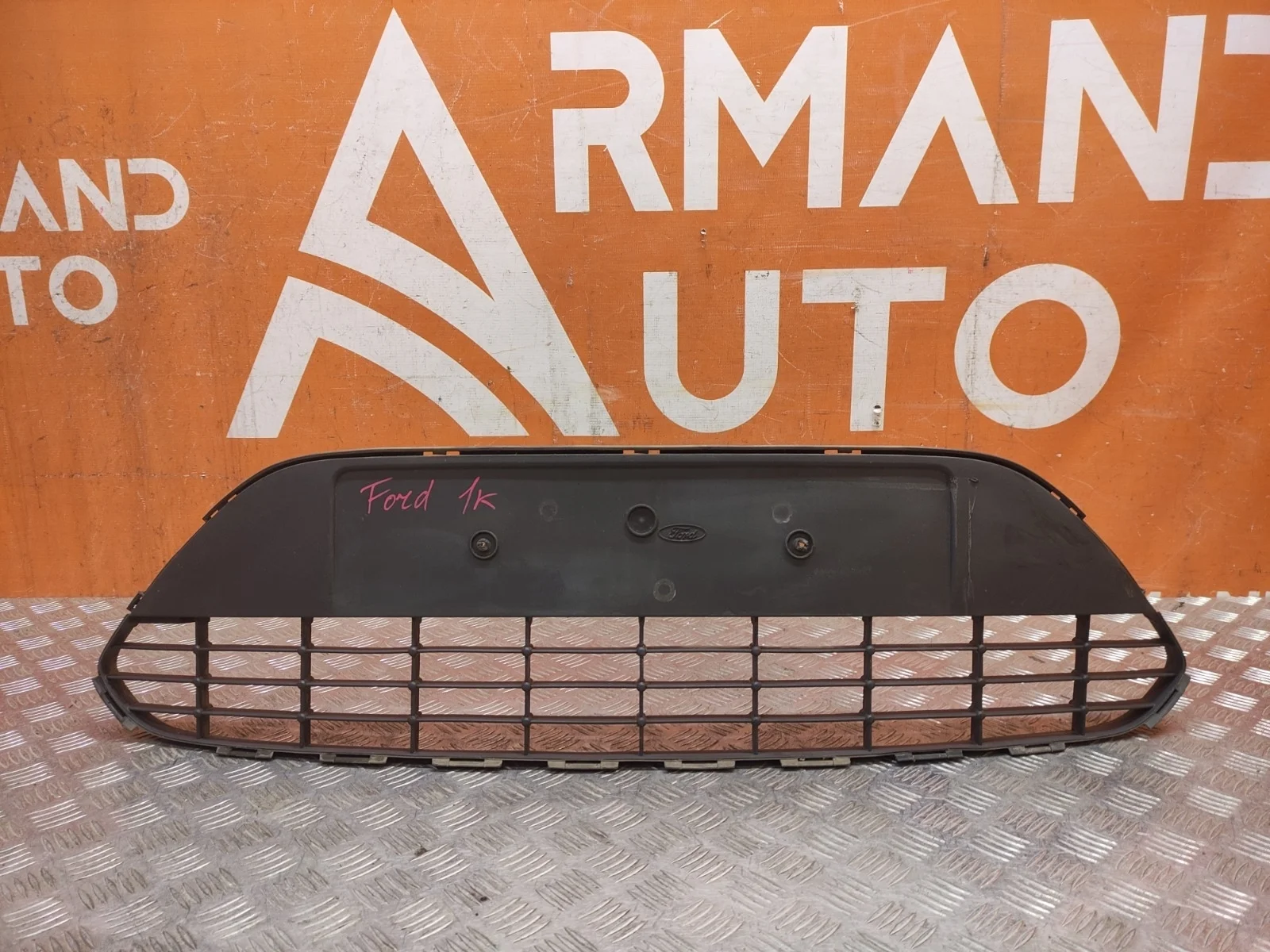 Решетка бампера Ford Focus 2008-2011