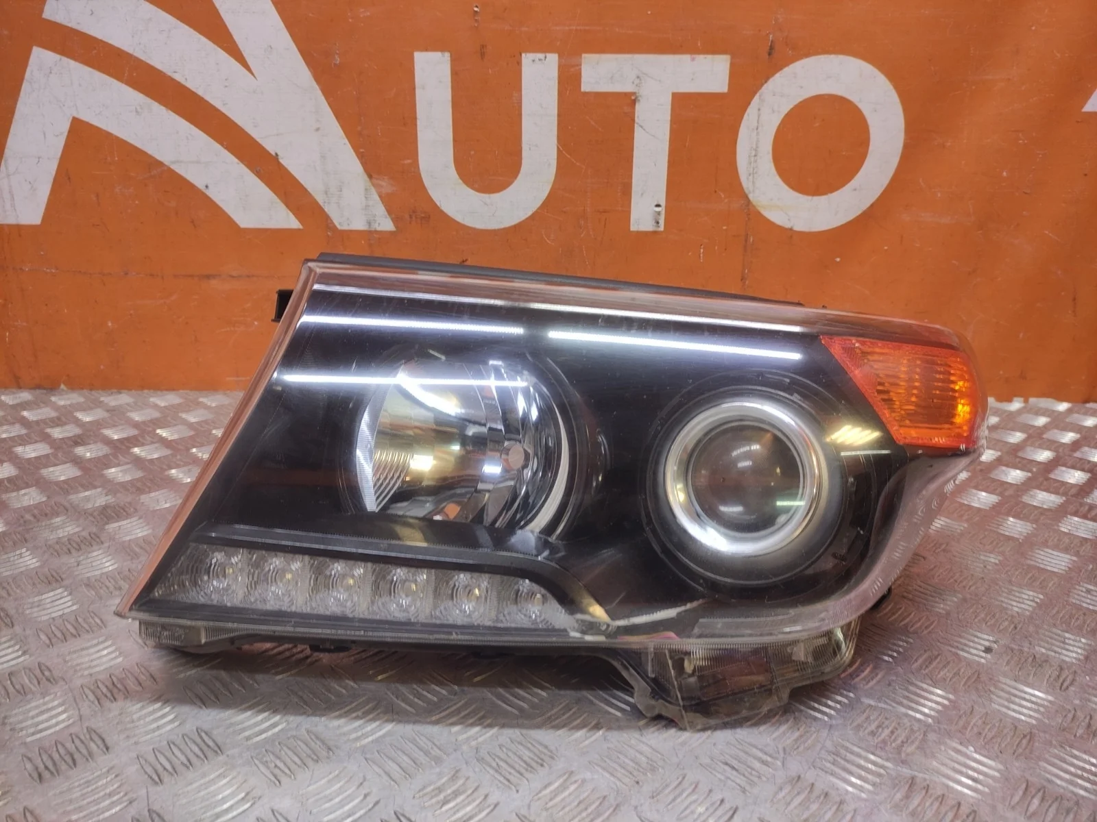 Фара toyota Land Cruiser 2012-2015 200