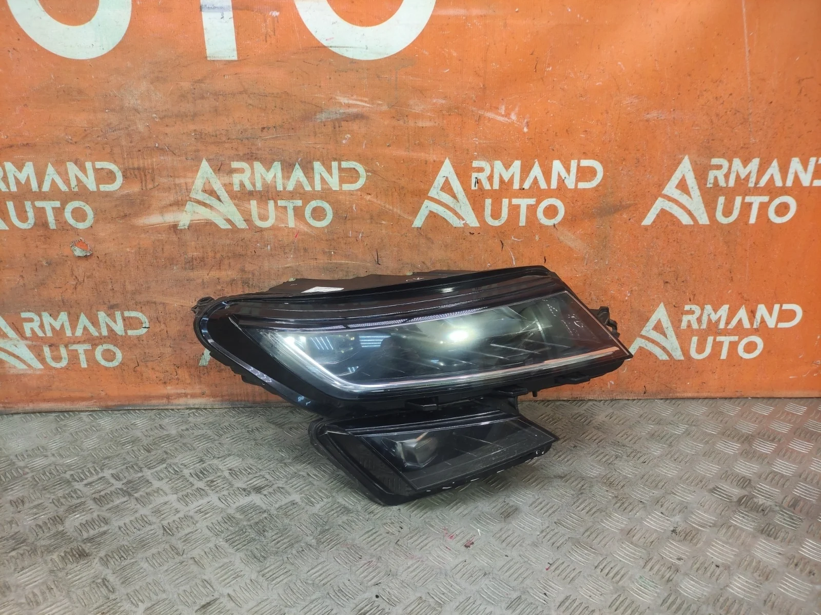 Фара Skoda Kodiaq 2016-2022