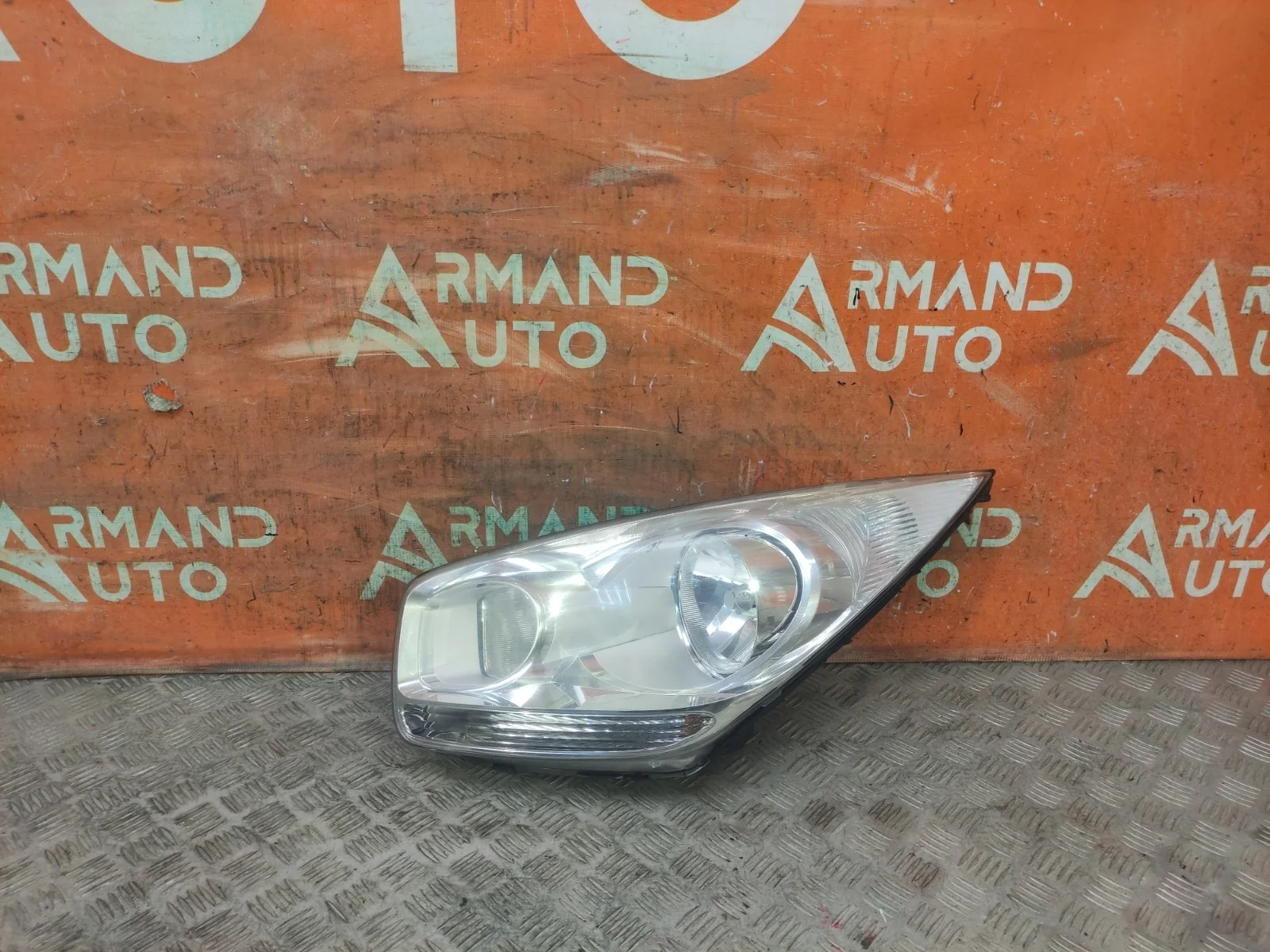 Фара Kia Venga 2009-2018 DN