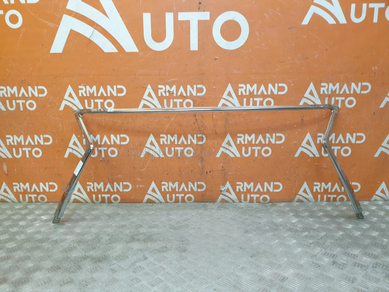 Окантовка решетки радиатора Lexus LX 2015-2023 URJ200