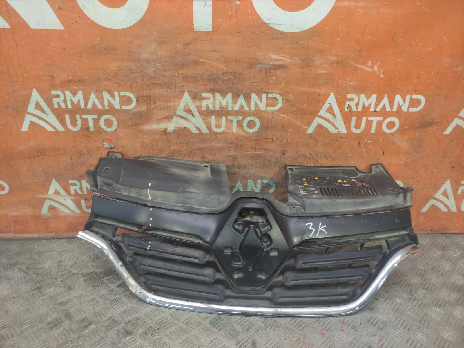 Решетка радиатора Renault Logan 2018-2022