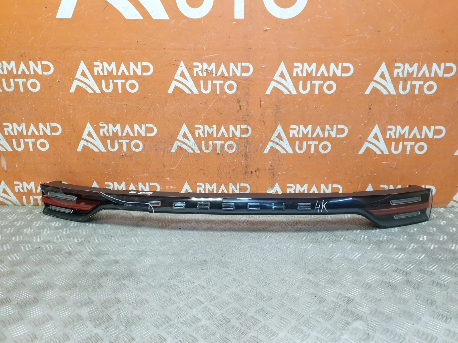 Фонарь Porsche Cayenne 2017-нв 3 PO536