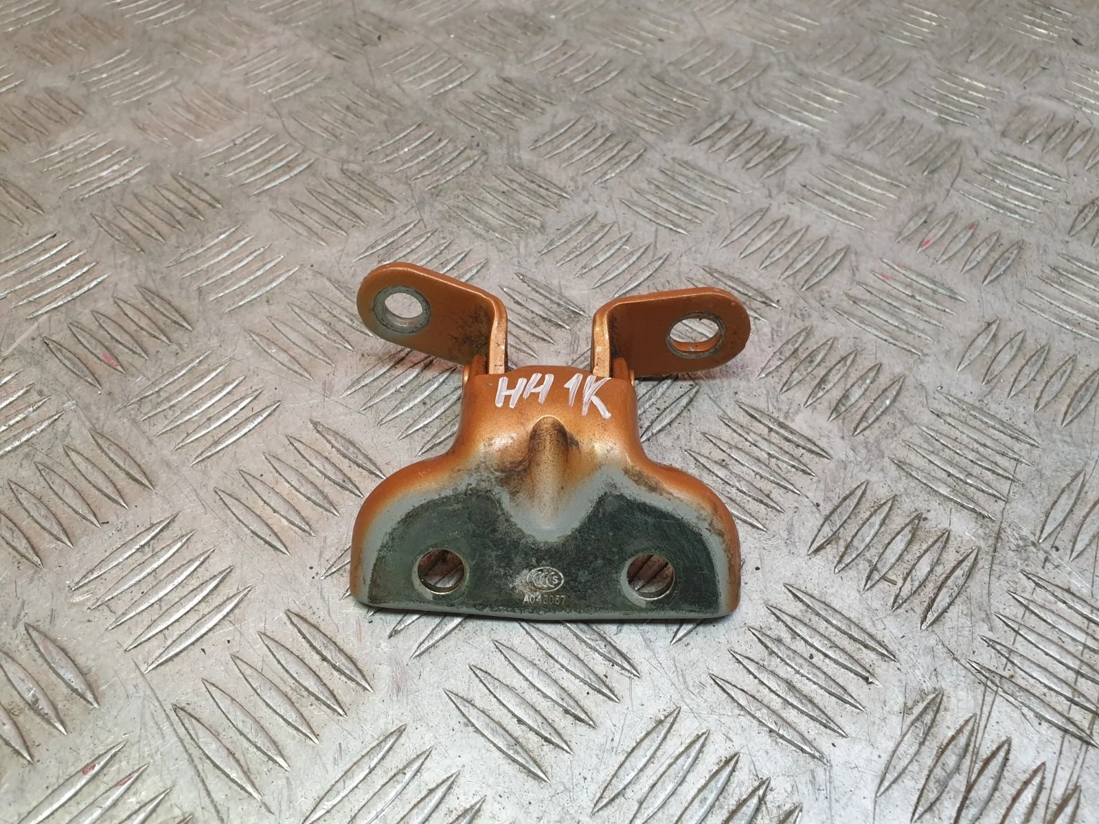 Петля двери верхняя Kia Sportage 2010-2016 3 SL