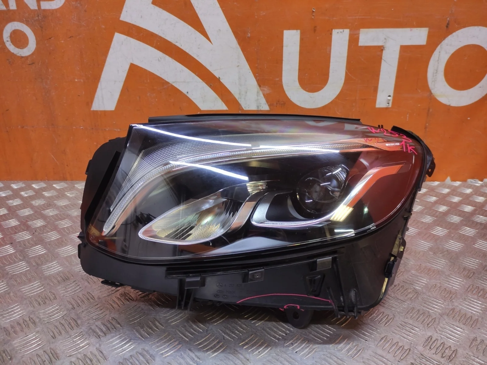 Фара Mercedes GLC-Class 2015-2019 X253