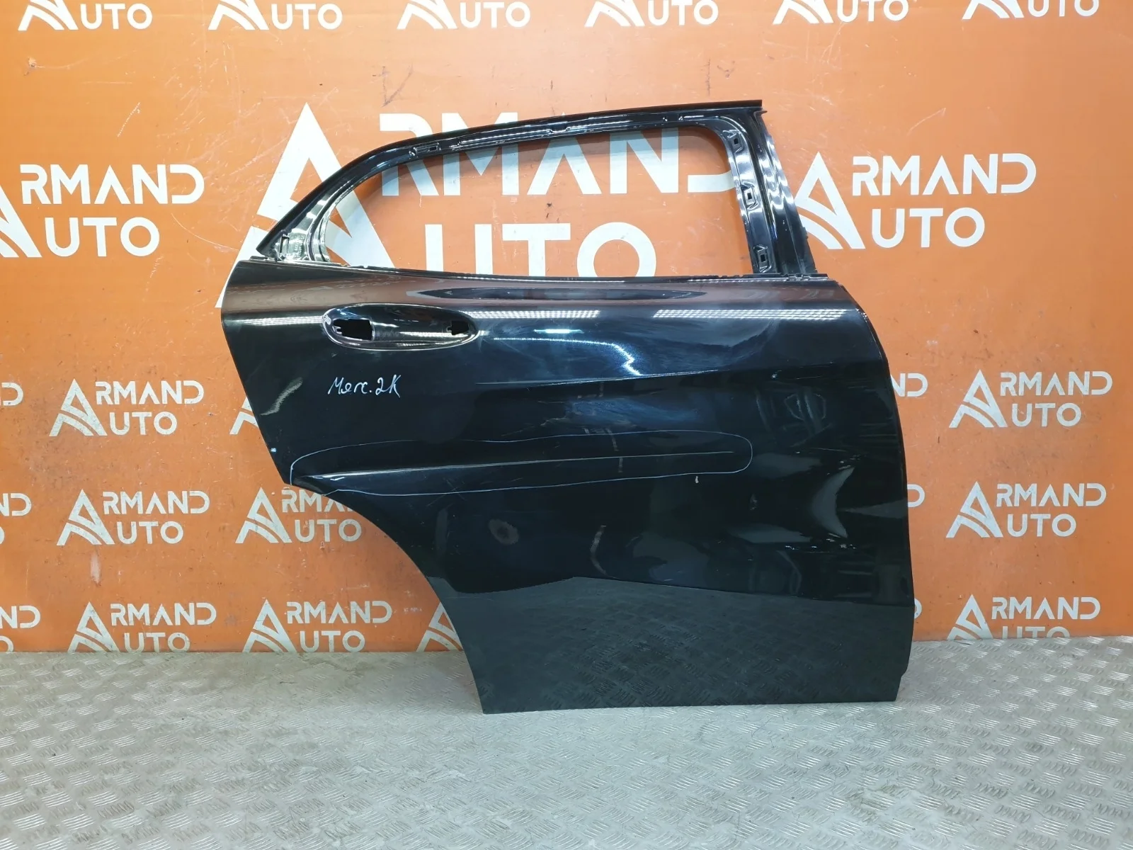 Дверь Mercedes GLA-Class 2013-2020 X156