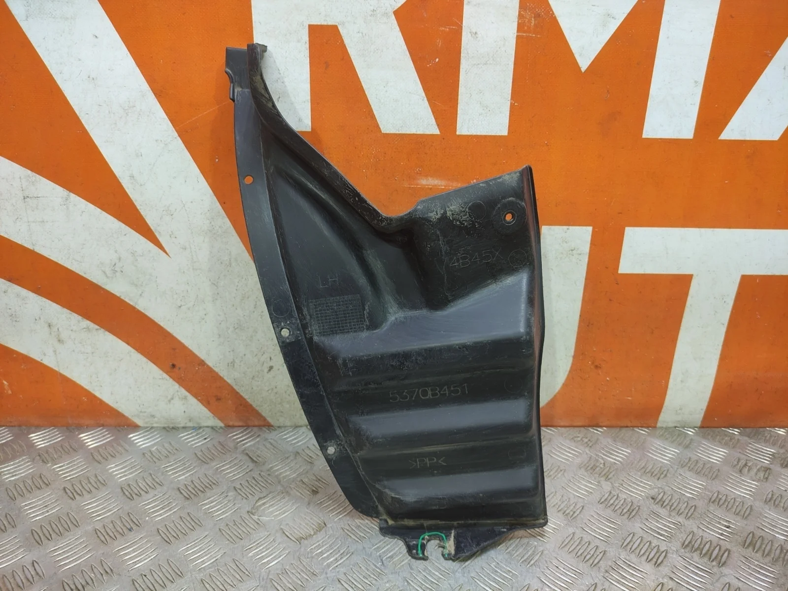 Подкрылок Mitsubishi Outlander 2012-нв 3