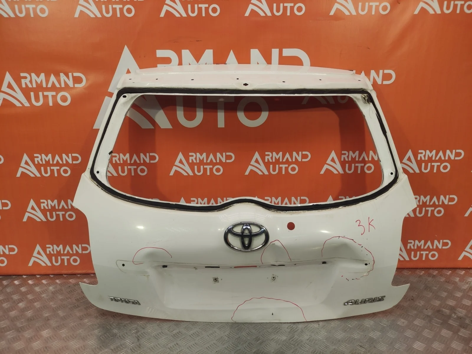 Дверь багажника Toyota Auris 2006-2012