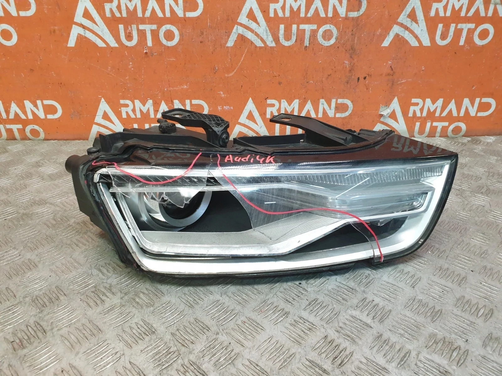 Фара Audi Q3 2014-2018 8U