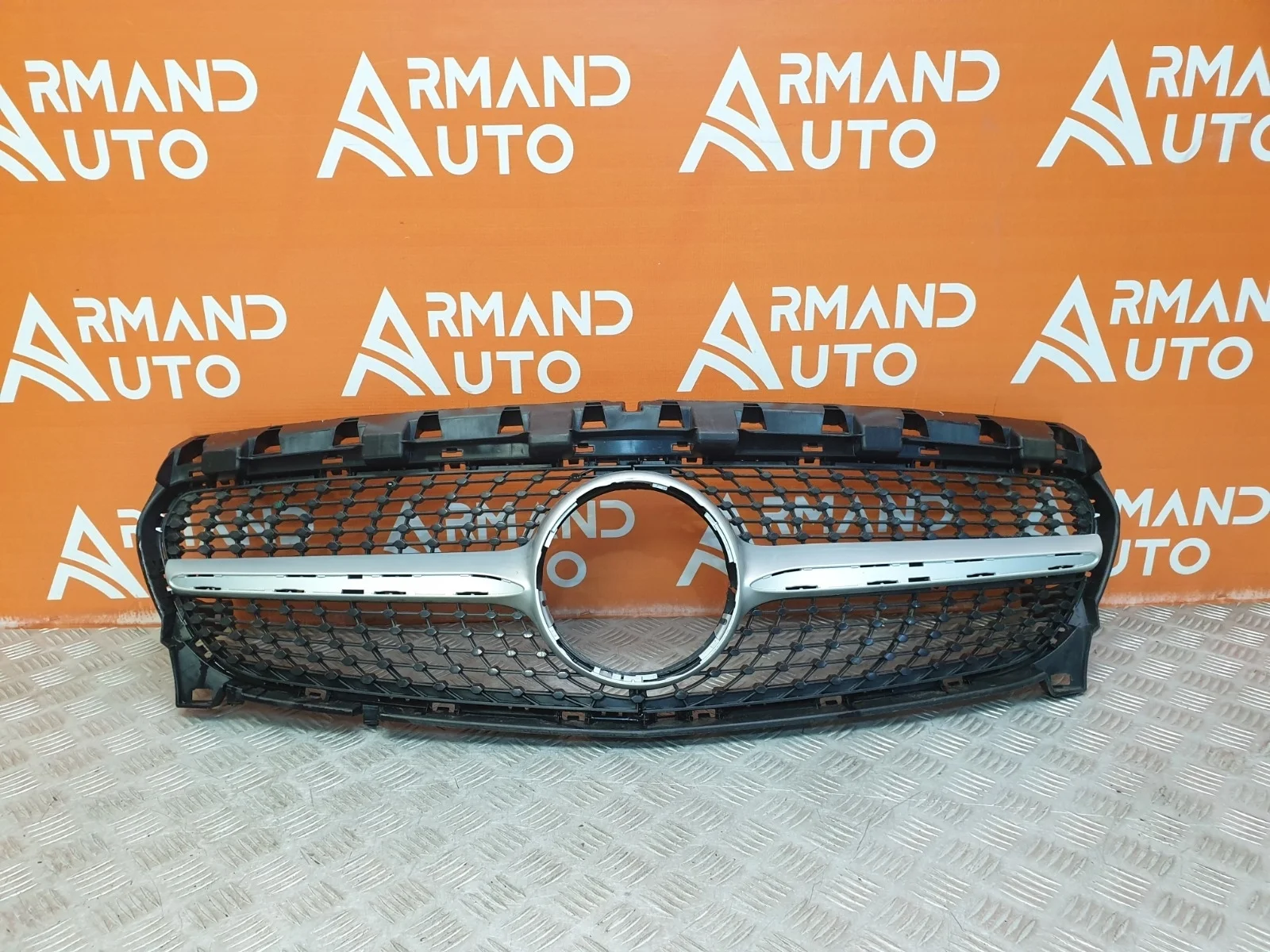 Решетка радиатора Mercedes CLA-Class 2013-2019 C117 X117