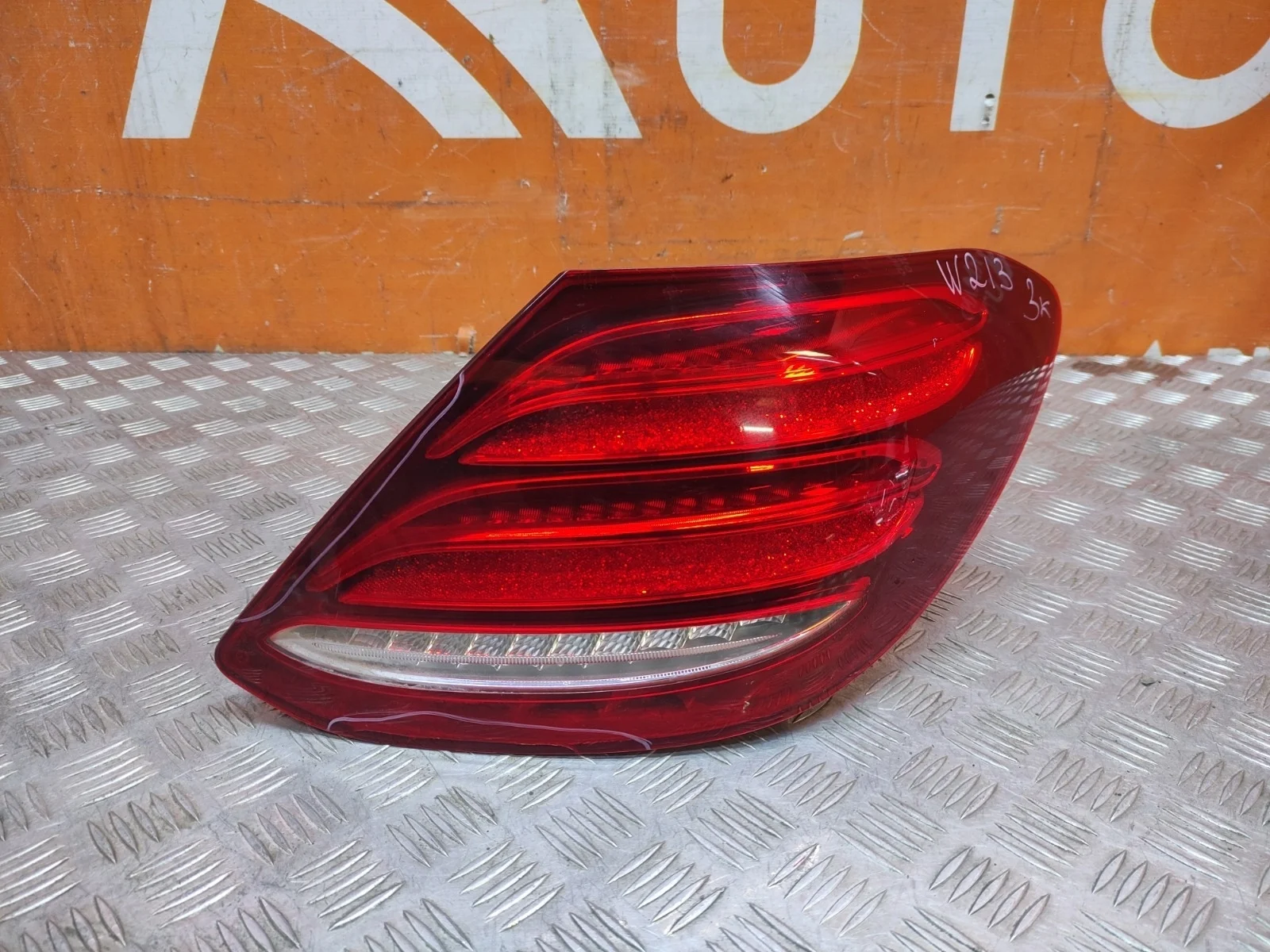 Фонарь Mercedes -Class 2016-нв W213