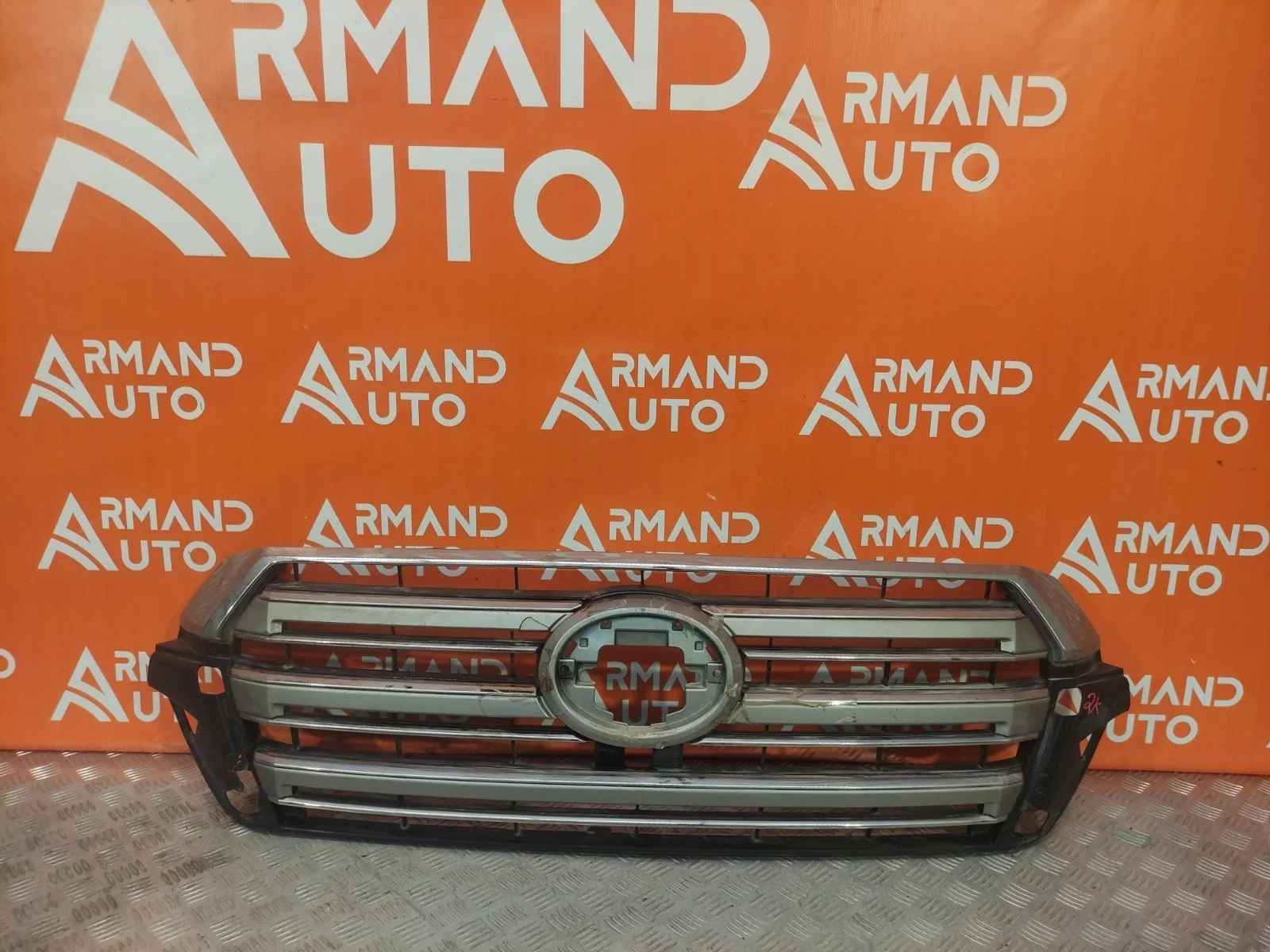 Решетка радиатора toyota Land Cruiser 2015-2021 200