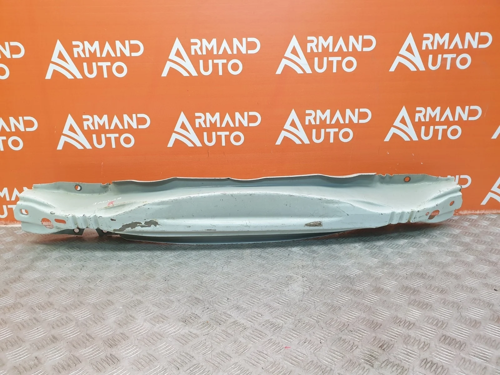 Усилитель бампера Volvo XC60 2008-2017