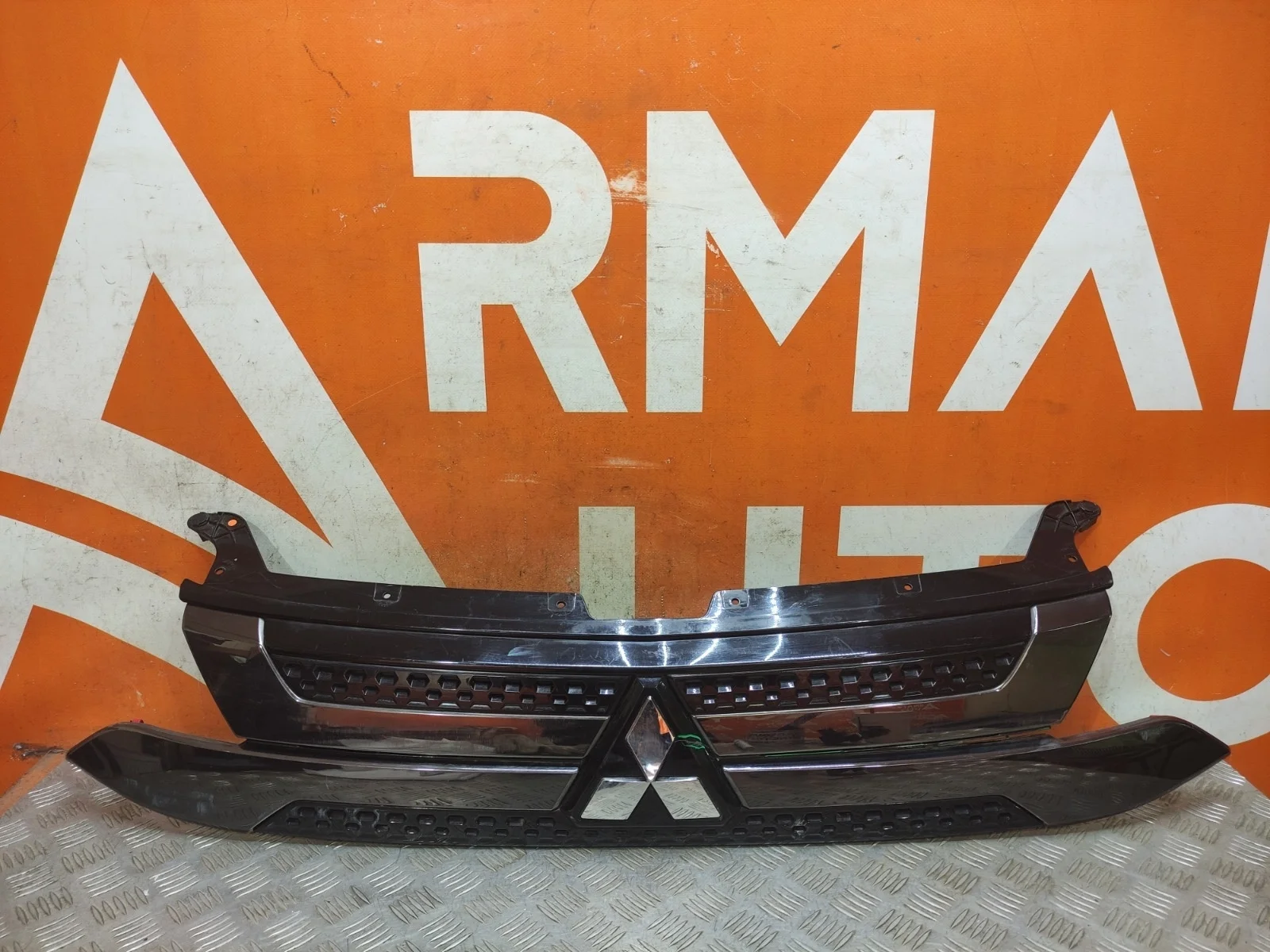 Решетка радиатора Mitsubishi Outlander 2018-нв 3